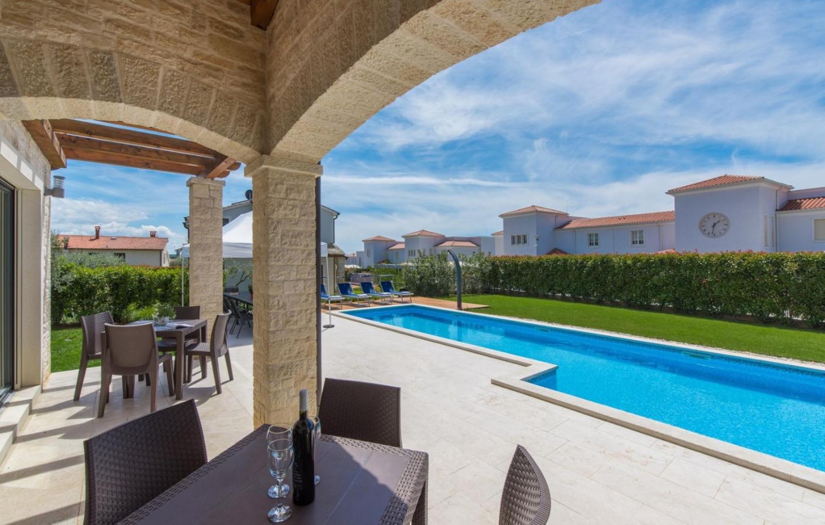 Villa Lory view 3
