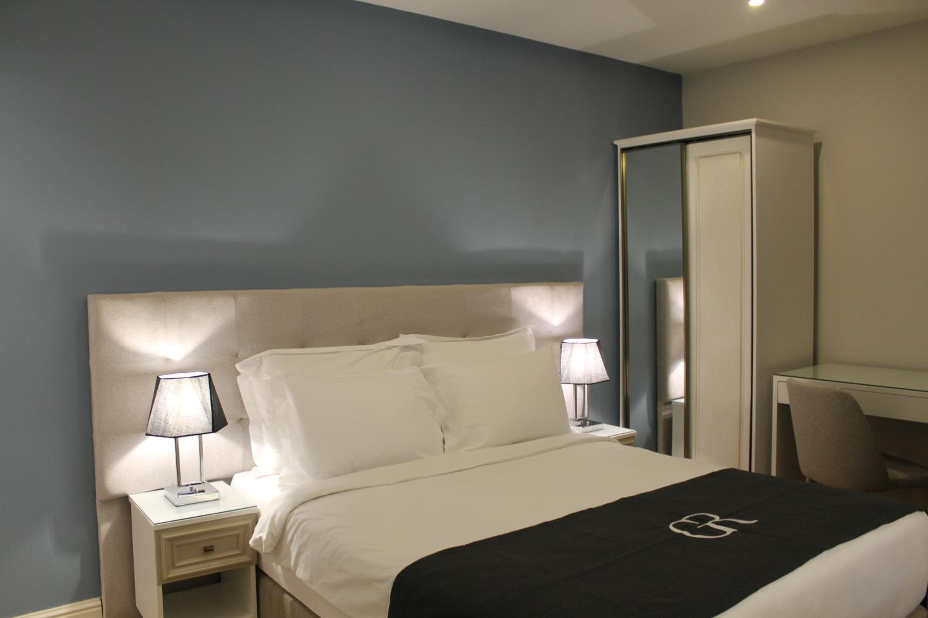 Garlon Residence - Image 213