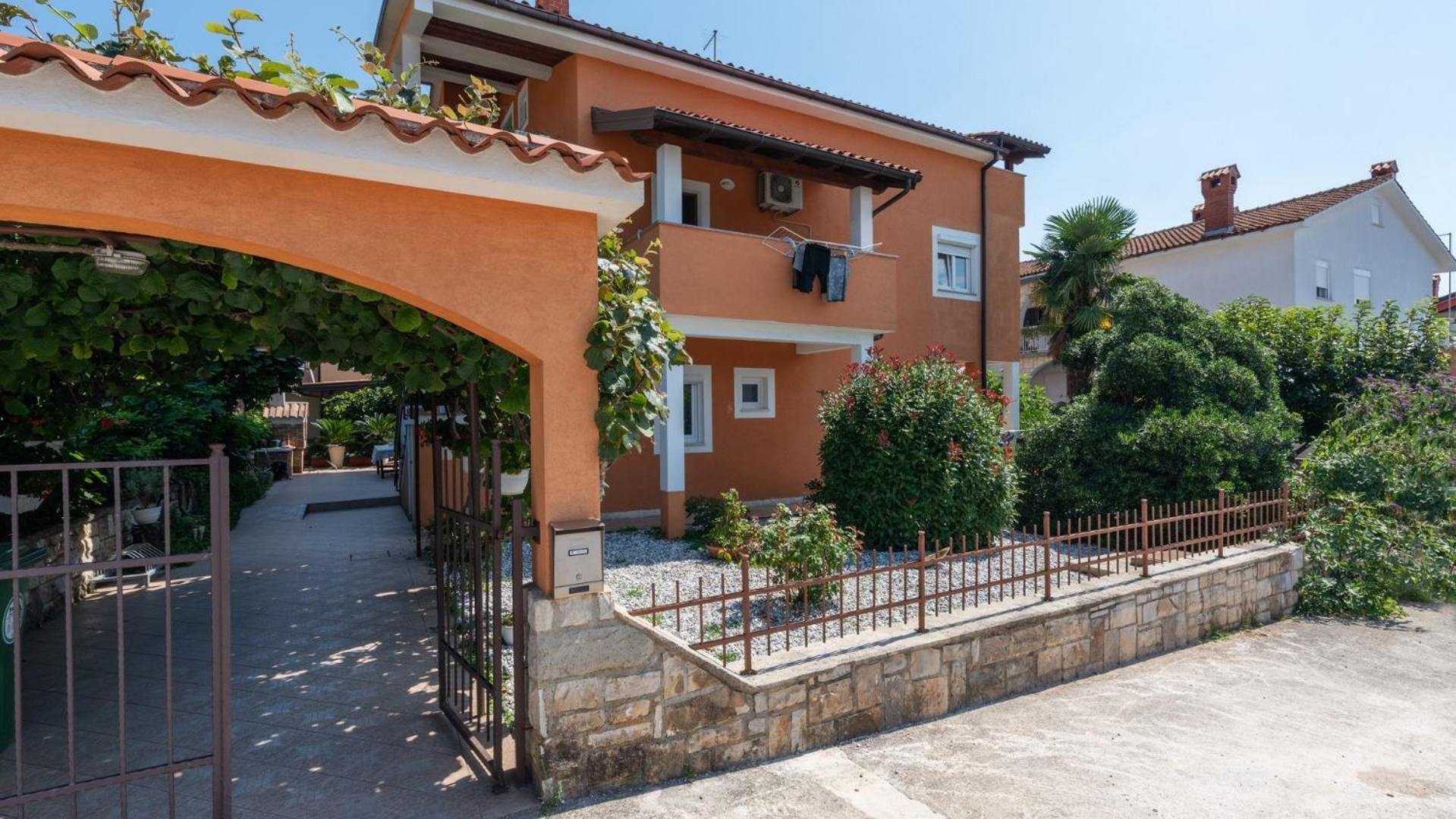 Holiday Home with garden and private pool view 4