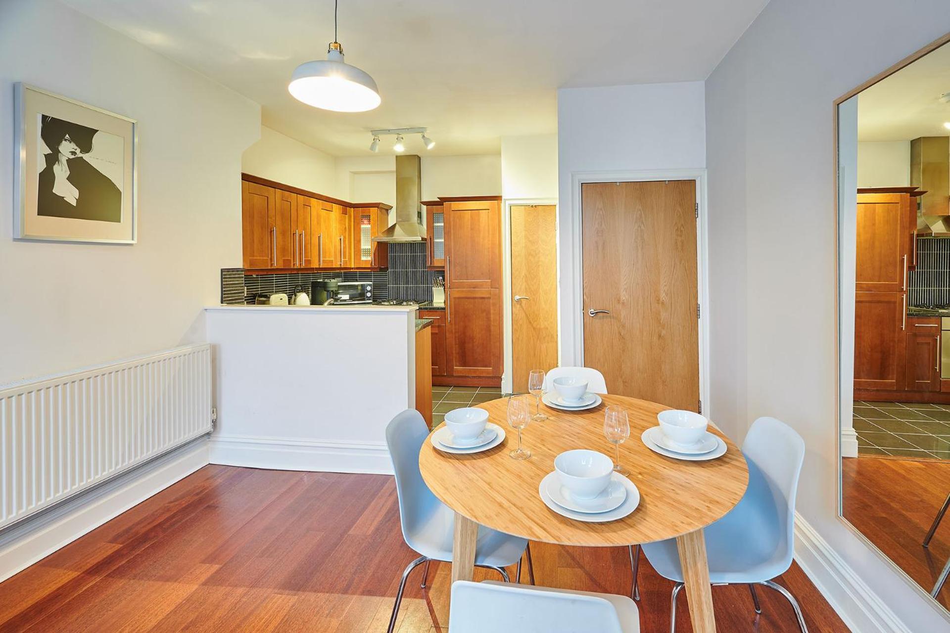 Host & Stay - The Ivanhoe Retreat view 2