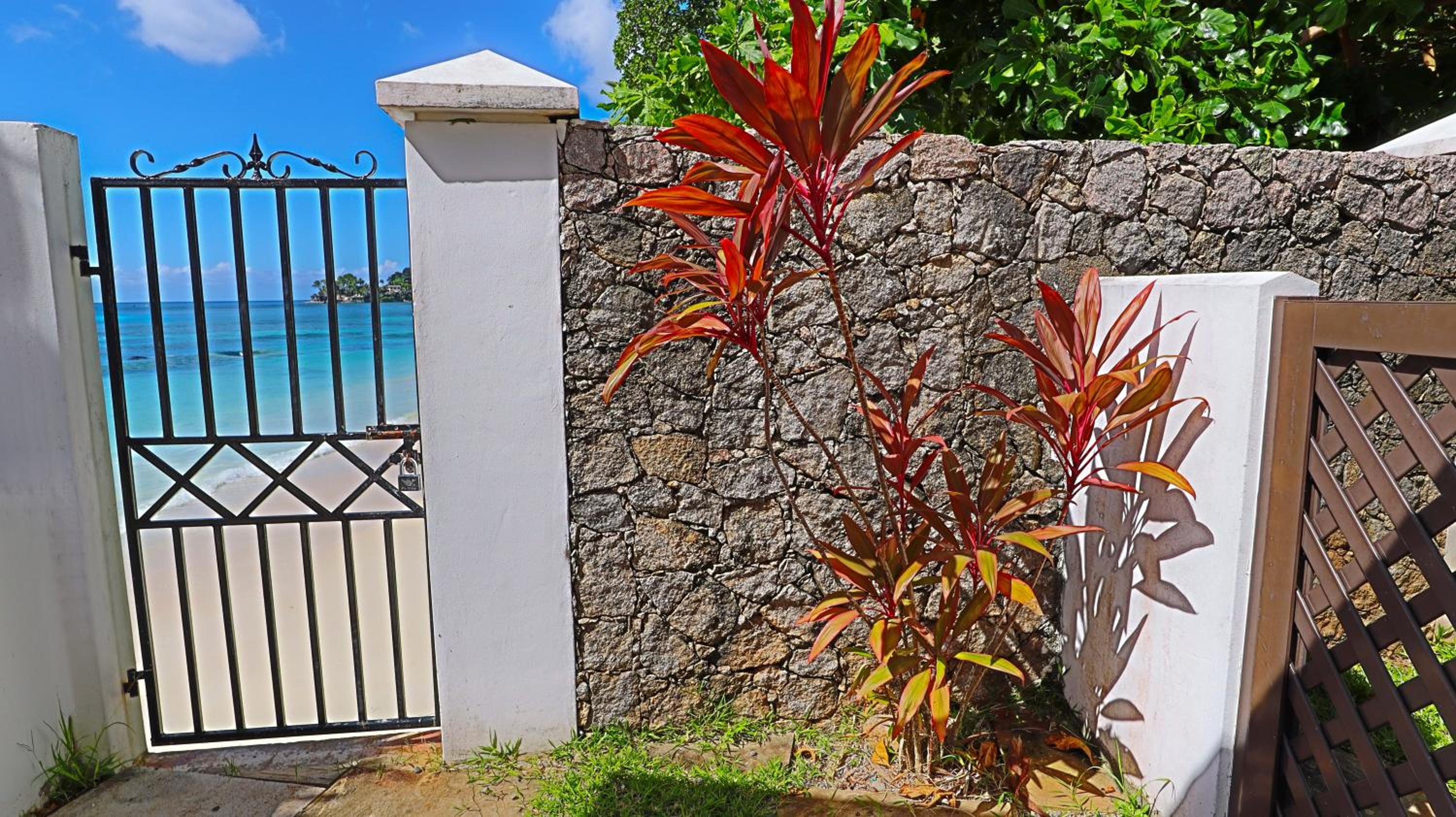 Ocean View Villa - Beauvallon villas