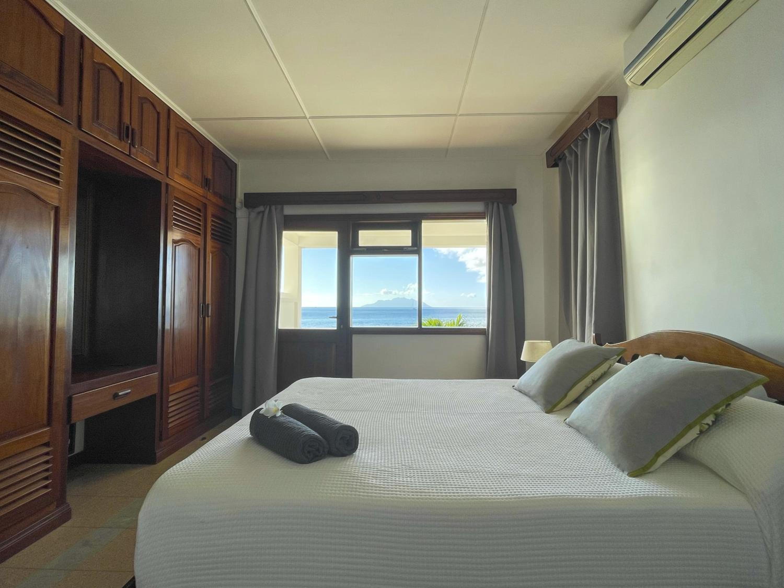 Beach View Villa - Beauvallon villas photo 5