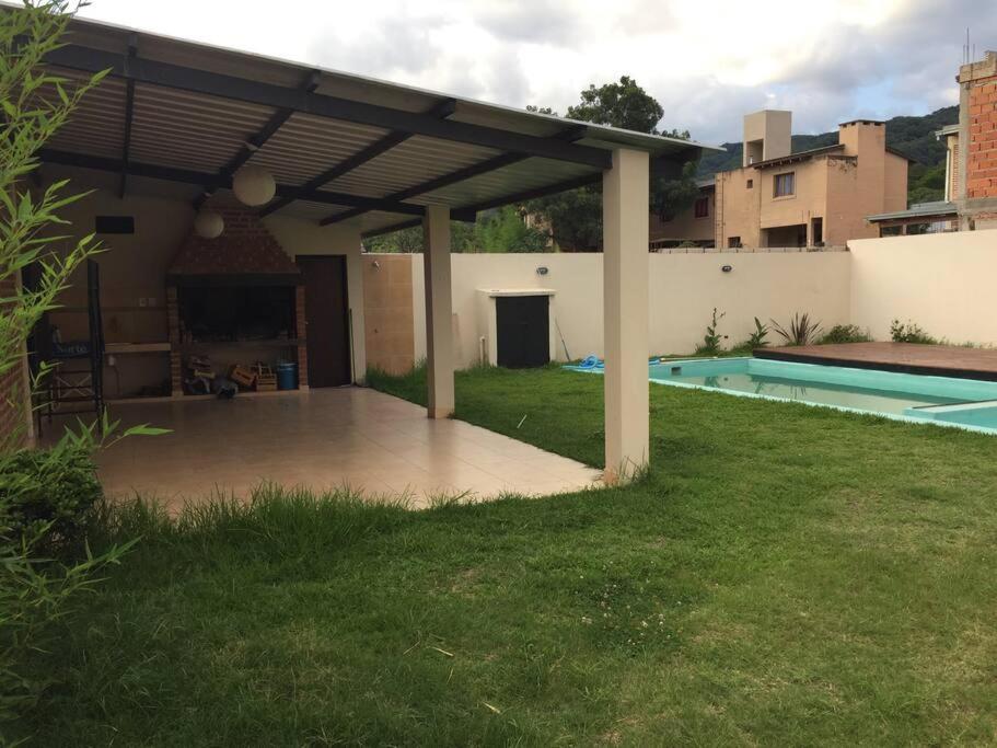 CASA DUPLEX CON PILETA/QUINCHO