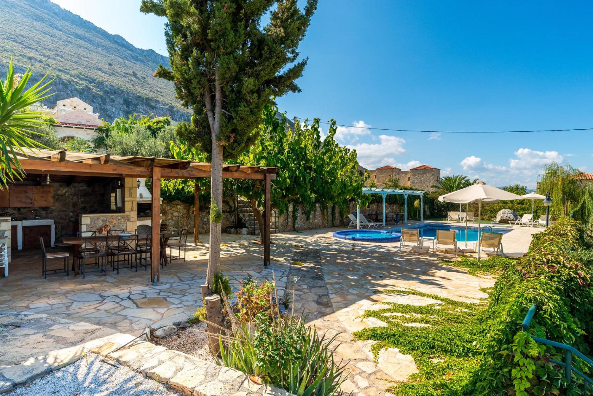 Villa Thalia St George Retreat BY APOKORONAS-VILLAS view 4