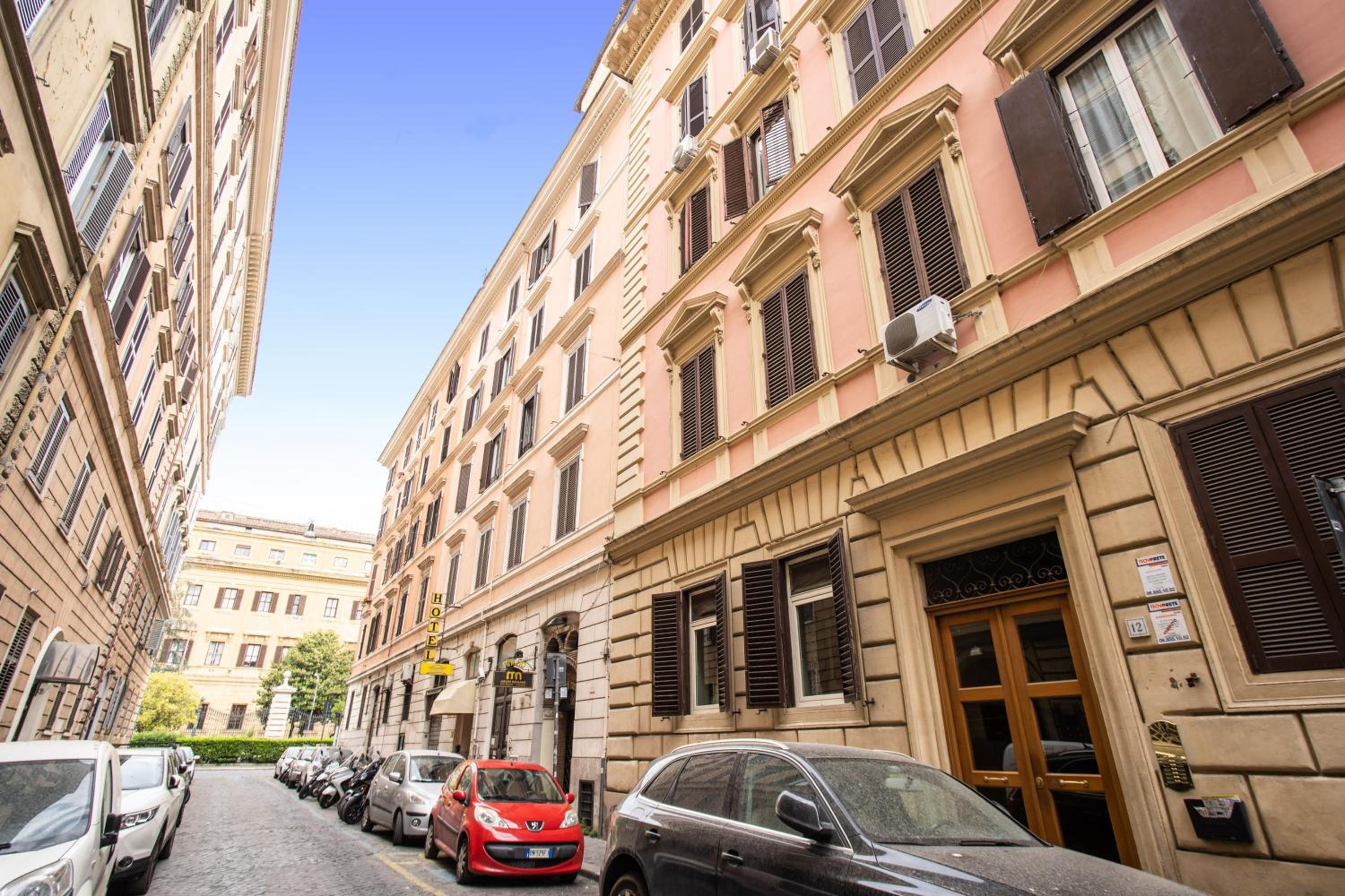 Suite Experience Termini Station Apartment
