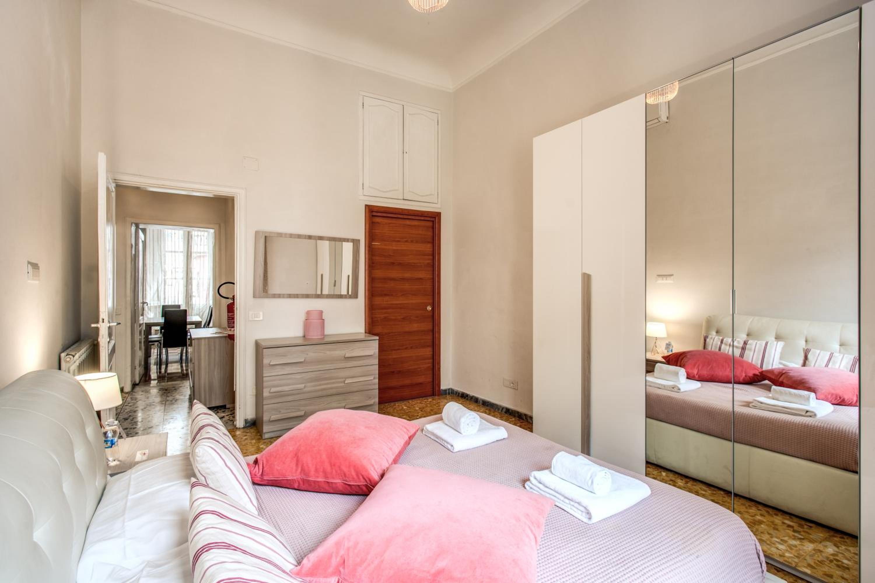 Suite Experience Termini Station Apartment