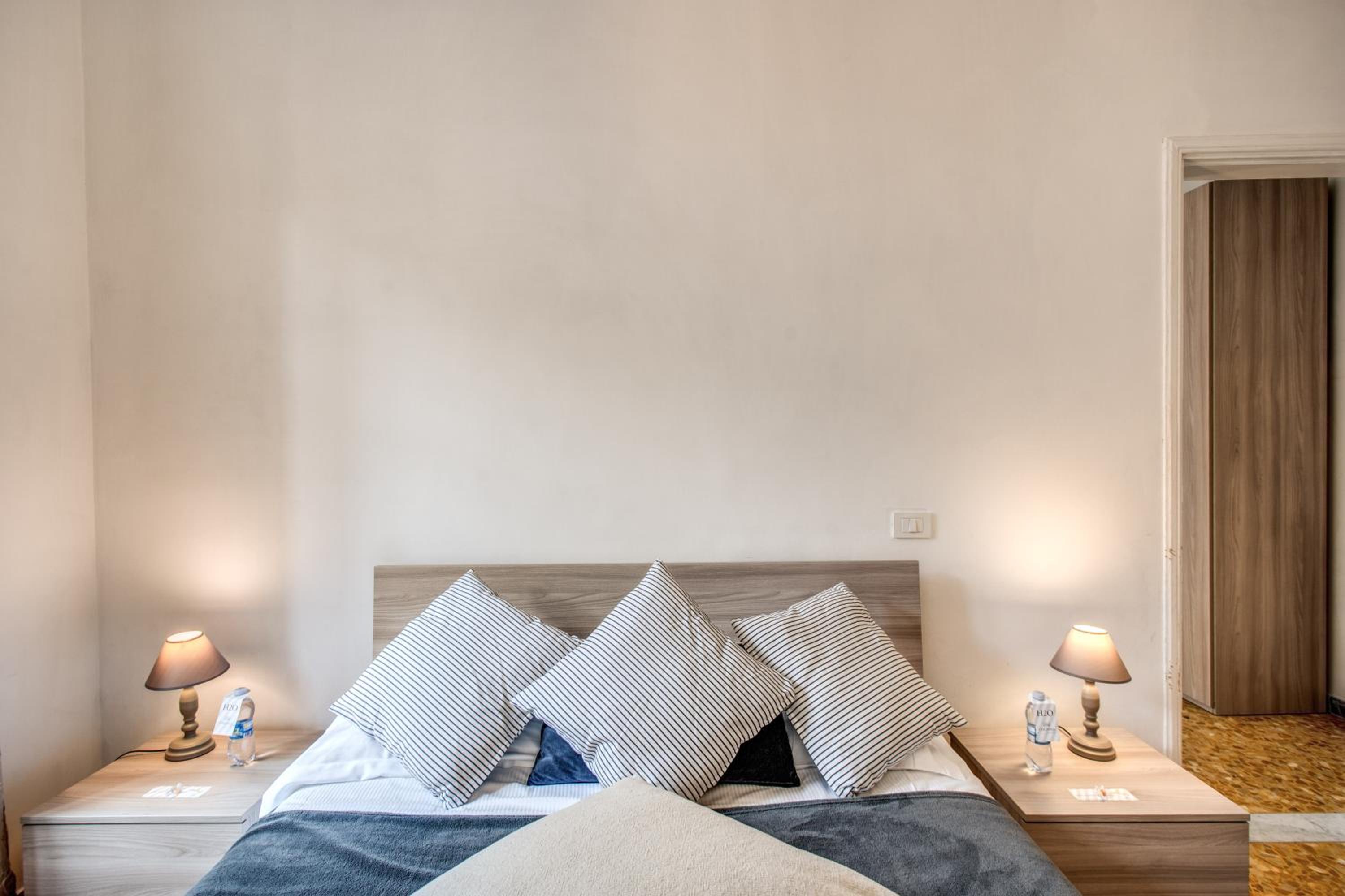 Suite Experience Termini Station Apartment