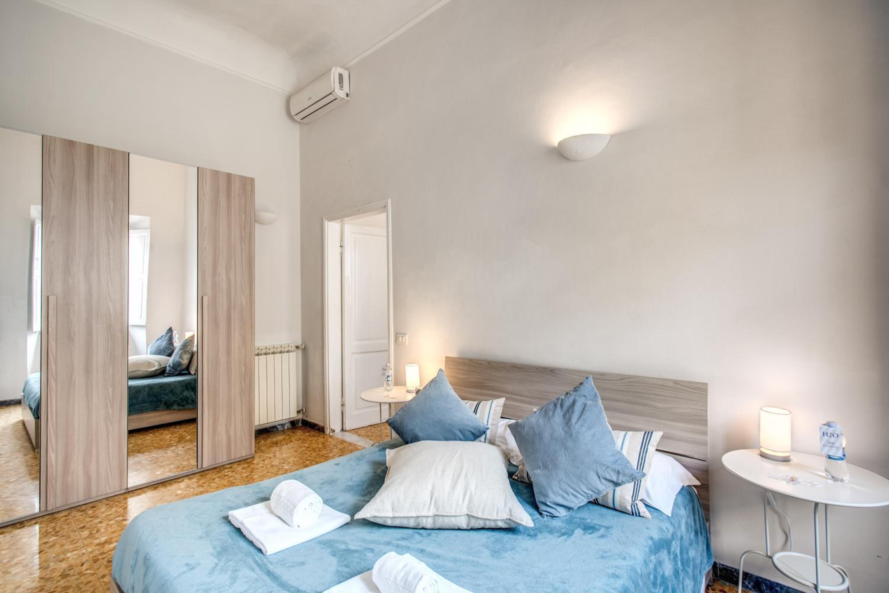 Suite Experience Termini Station Apartment