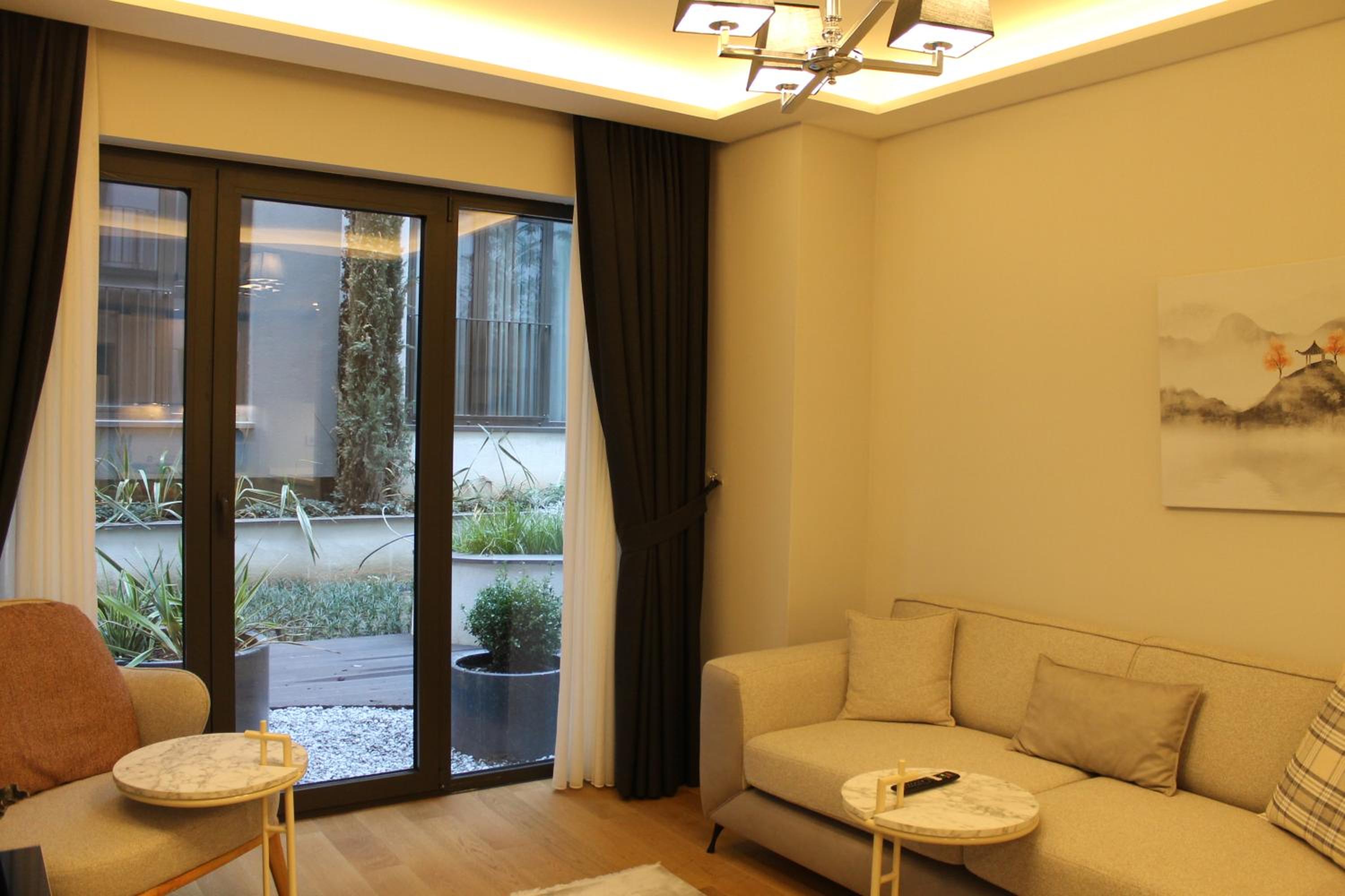 Garlon Residence - Image 218