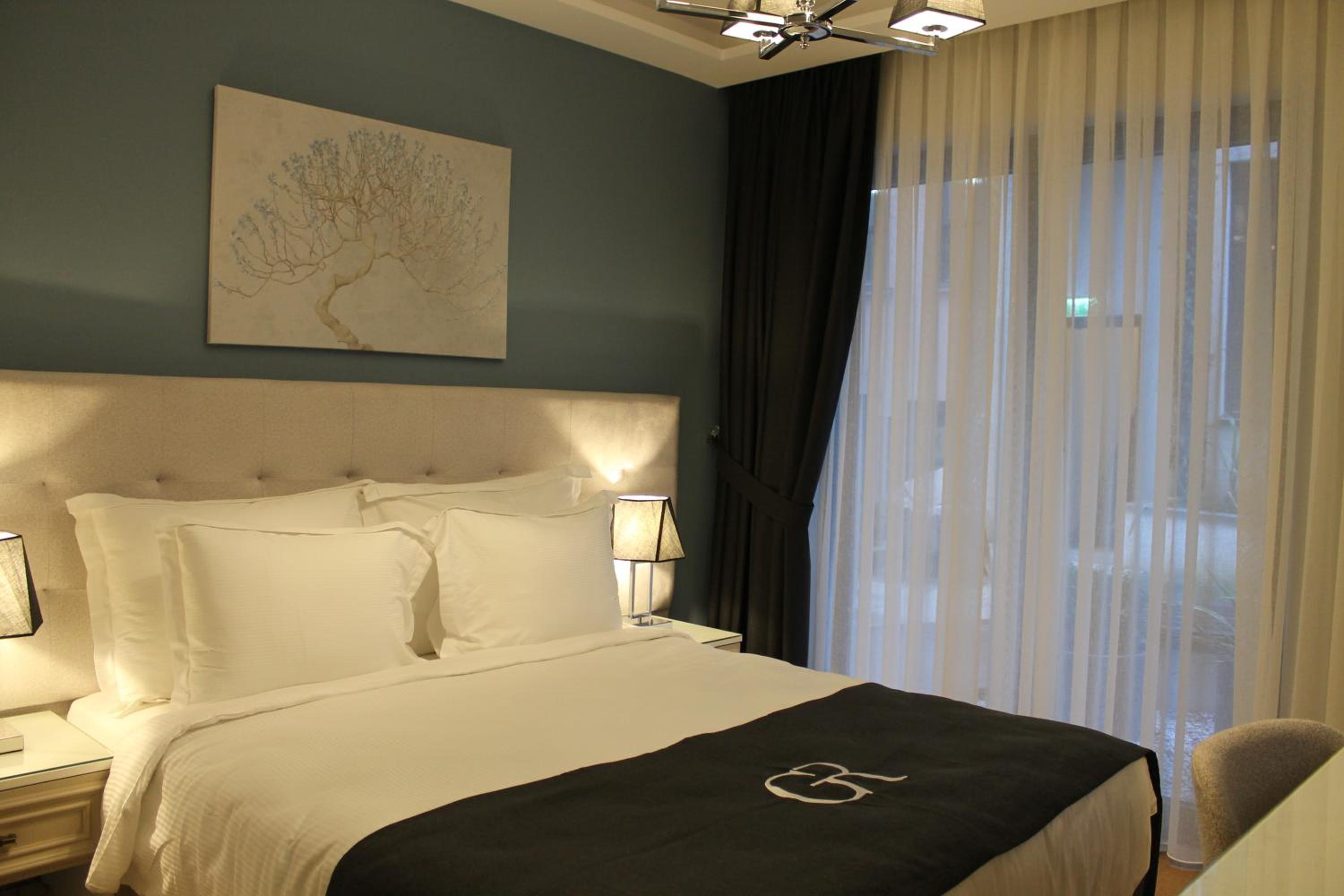 Garlon Residence - Image 222