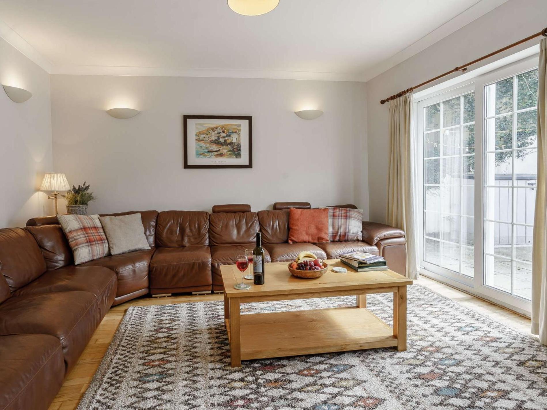 6 Bed in Saundersfoot oc-fb218 view 4