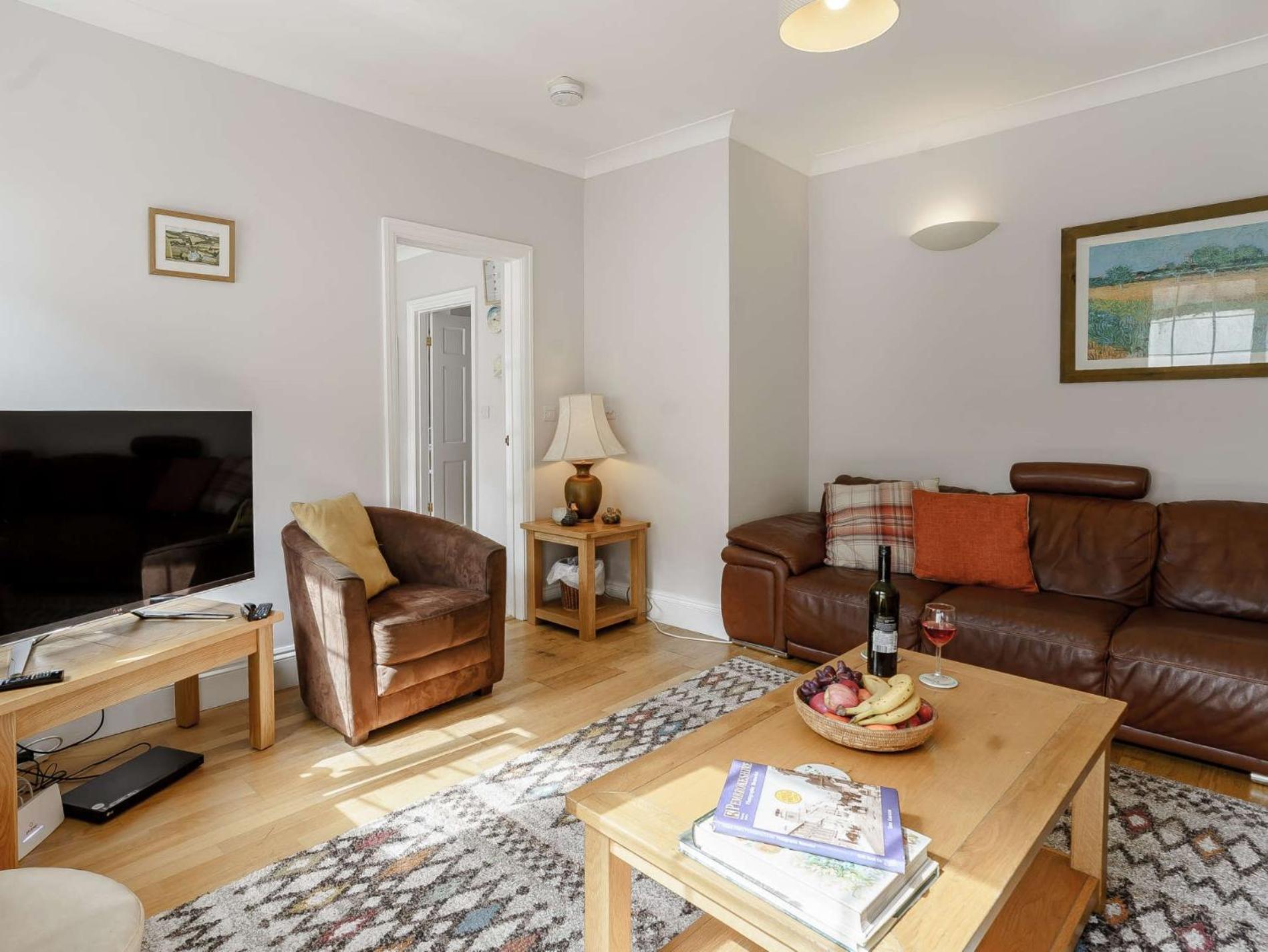 6 Bed in Saundersfoot oc-fb218 view 5