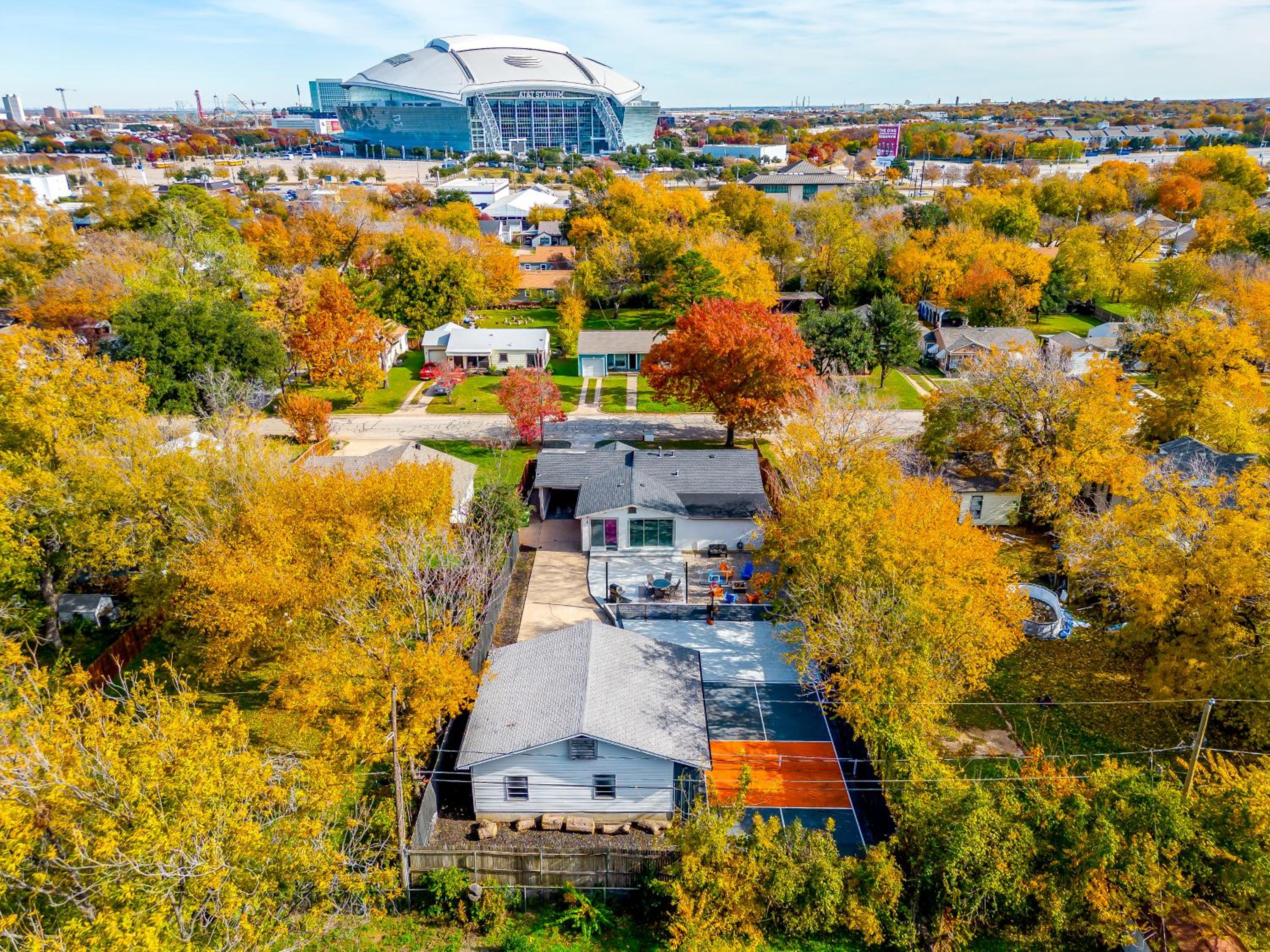 Pickleball Court - Walk to AT&T Stadium, Globe Life, Six Flags, Texas Live! & more view 4