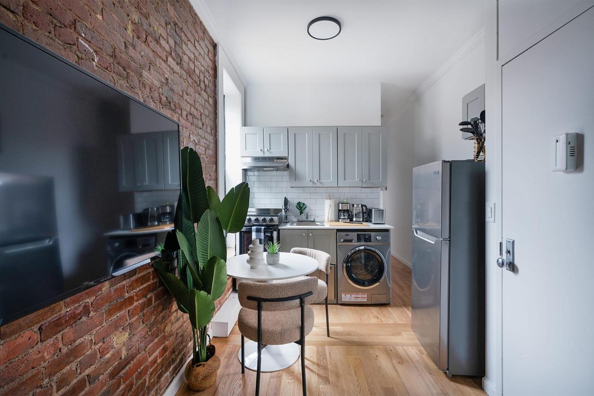 153-1G Newly Renovated 2BR Lower East Side
