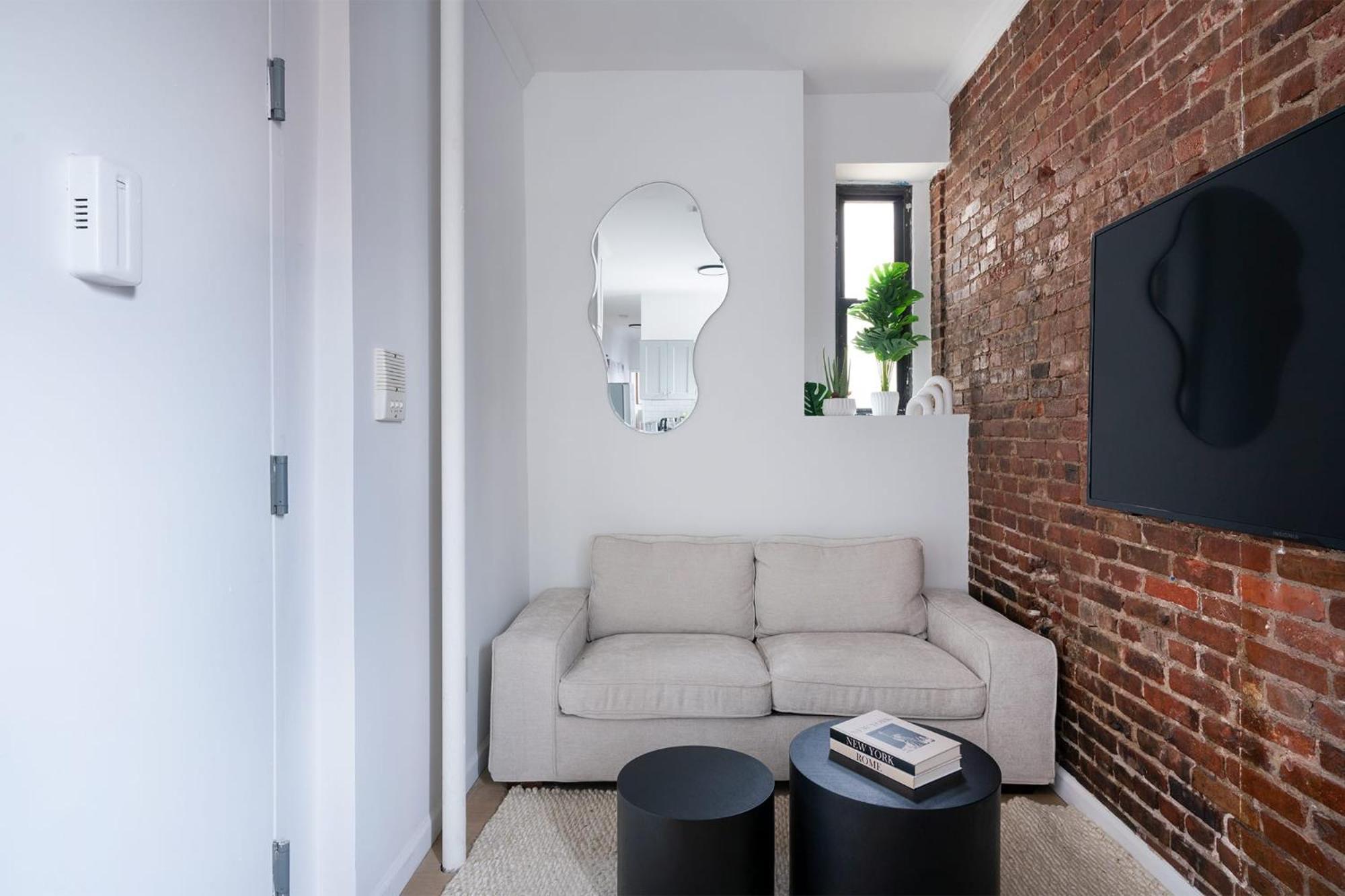 153-1G Newly Renovated 2BR Lower East Side