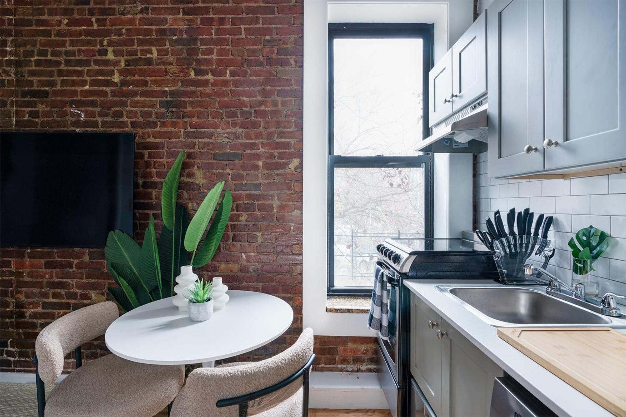 153-1G Newly Renovated 2BR Lower East Side