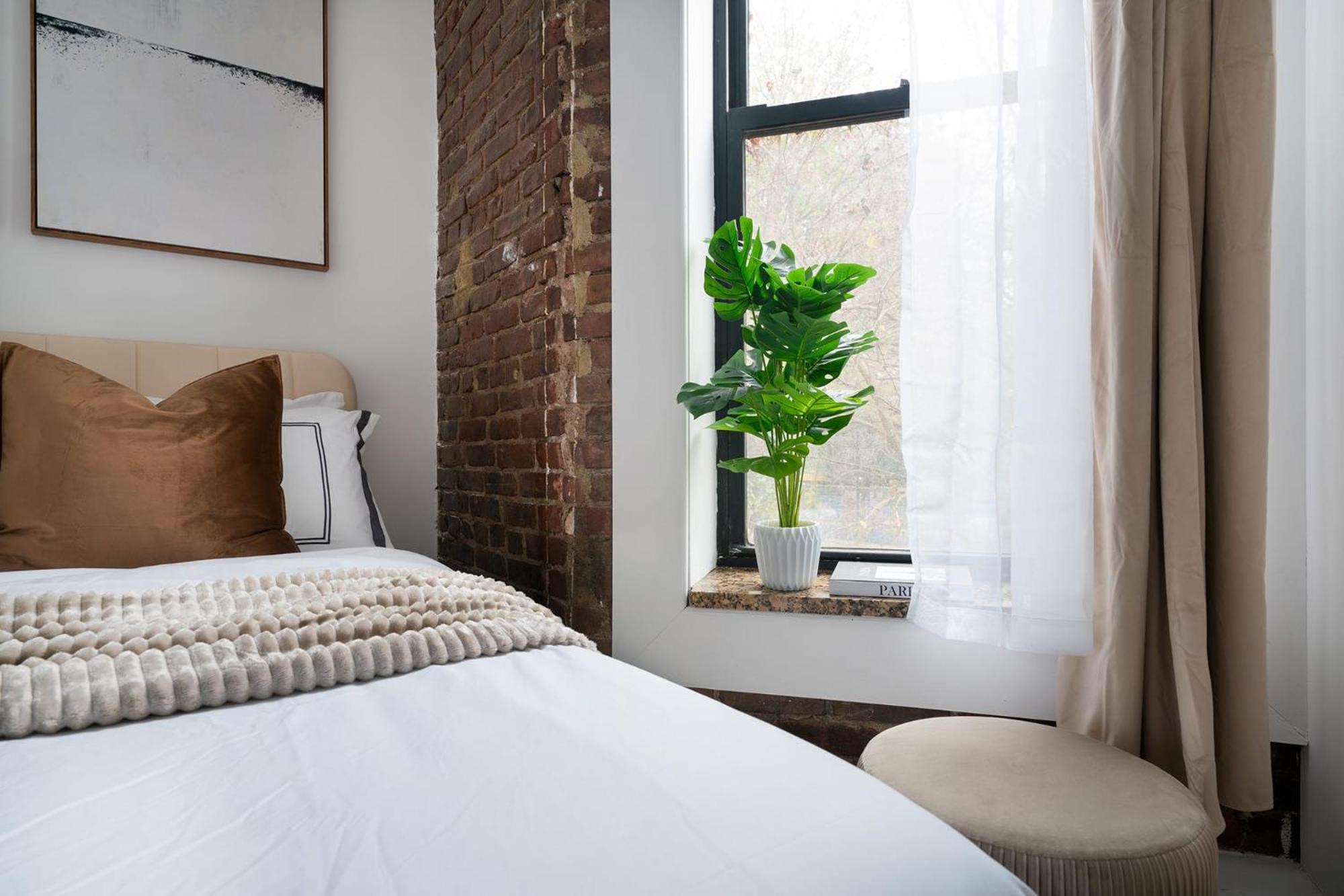 153-1G Newly Renovated 2BR Lower East Side