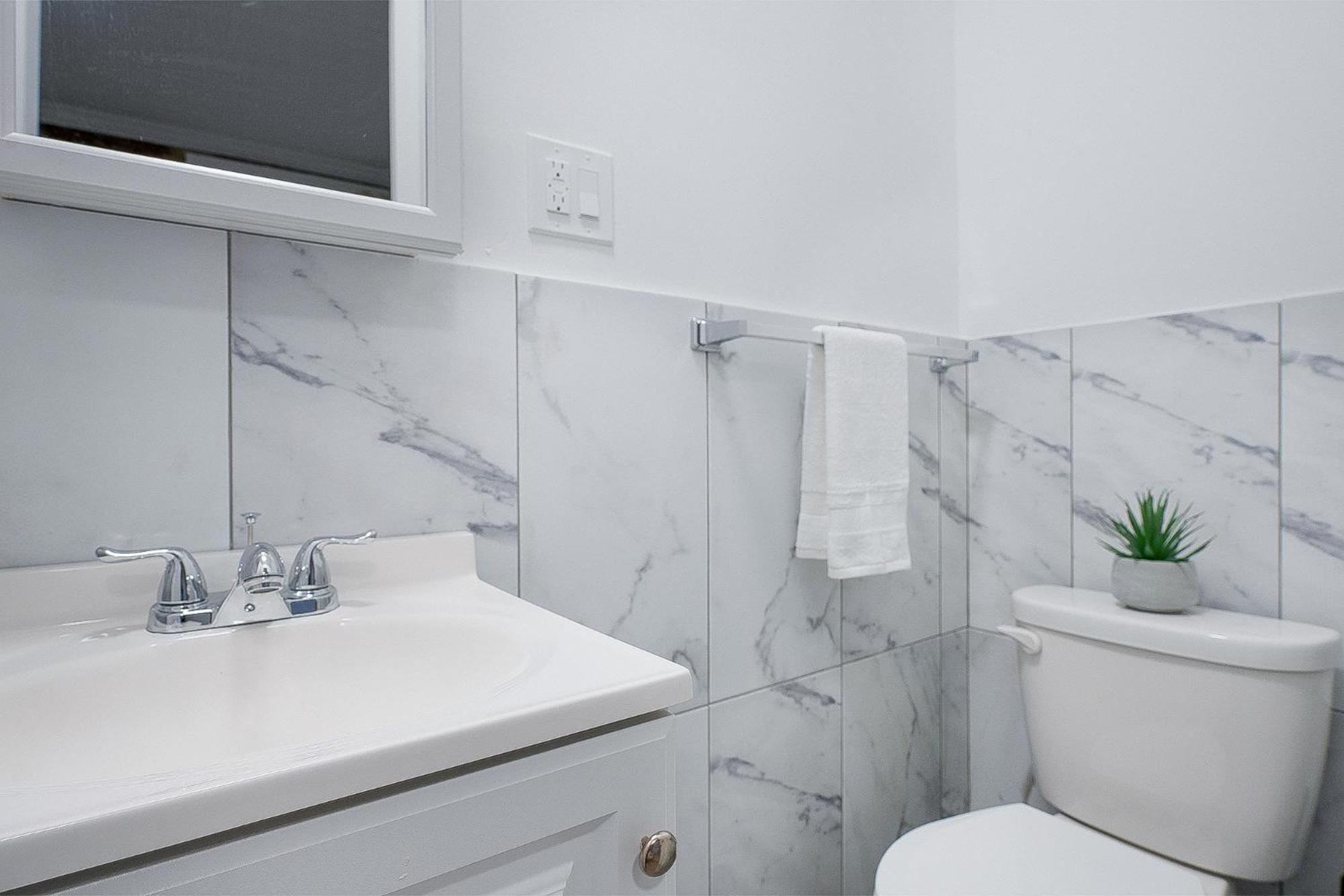 153-1G Newly Renovated 2BR Lower East Side