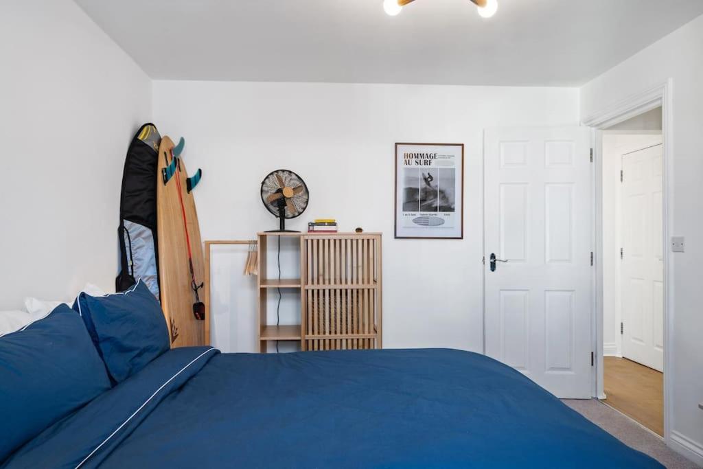 Retro surf pad Newquay - Moments off Fistral Beach view 3