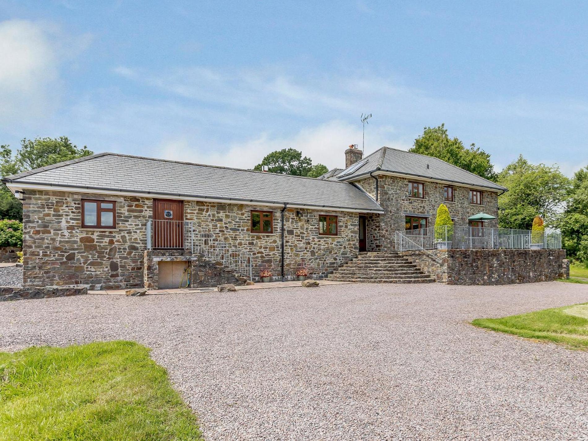 5 Bed in Tiverton oc-graci view 2