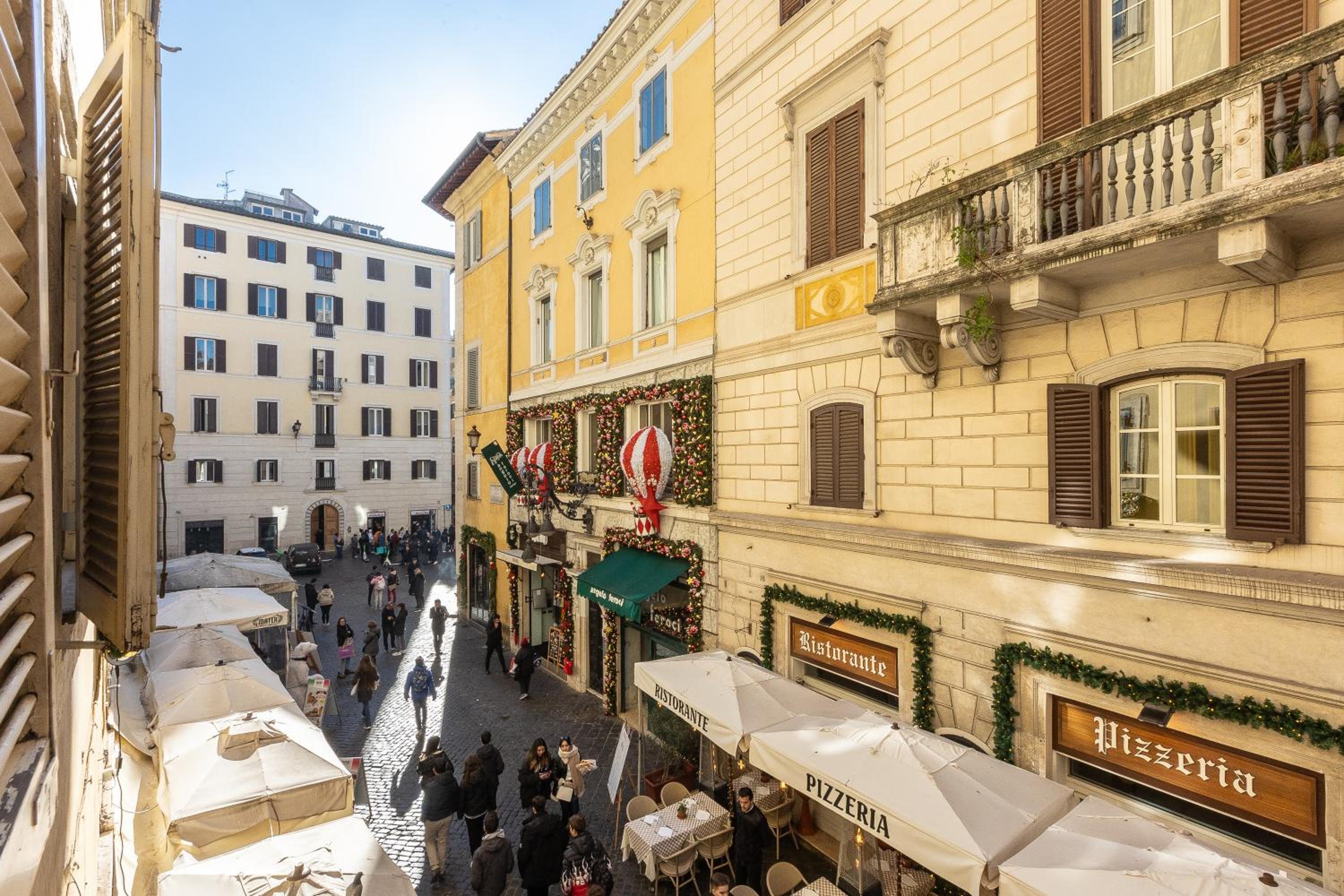 Pantheon by Rental in Rome
