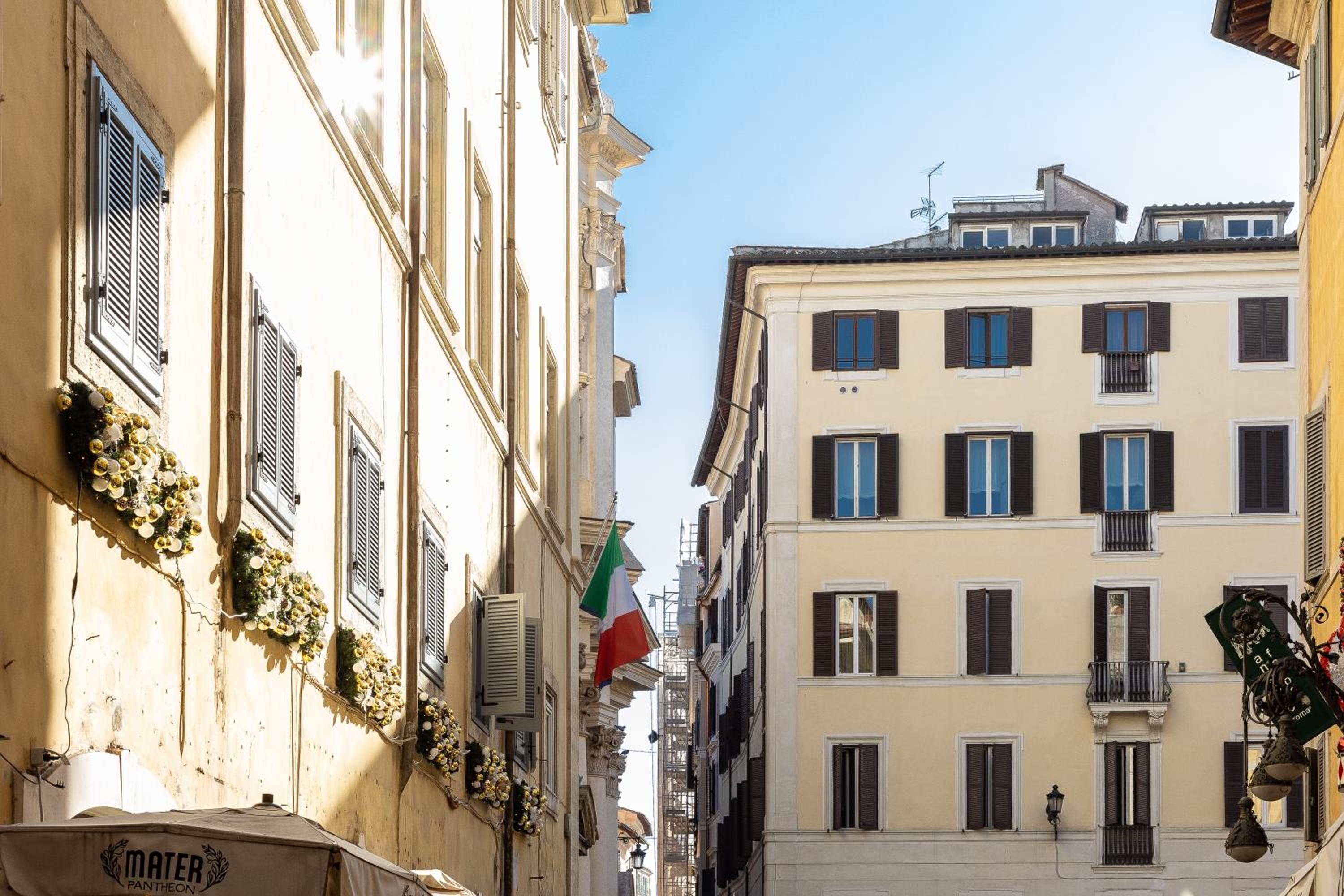 Pantheon by Rental in Rome