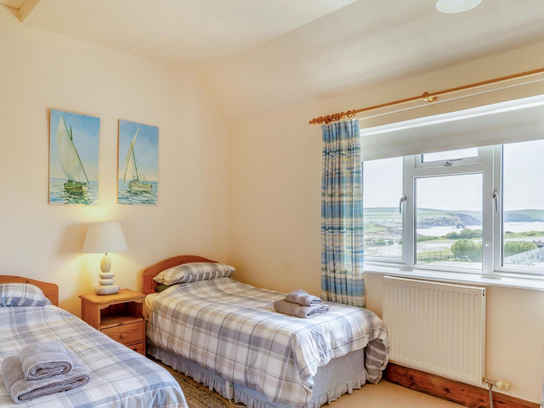 2 Bed in Kingsbridge oc-wdelv view 2