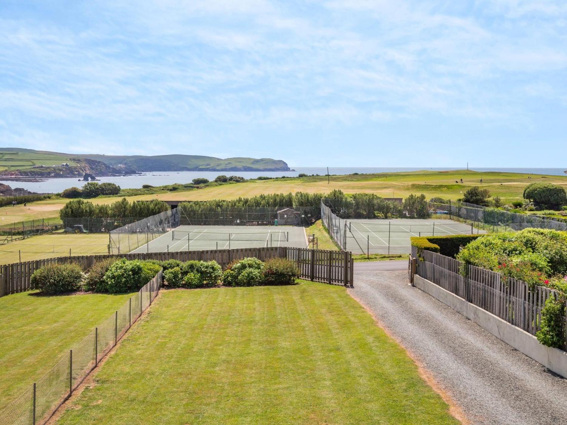 2 Bed in Kingsbridge oc-wdelv view 4