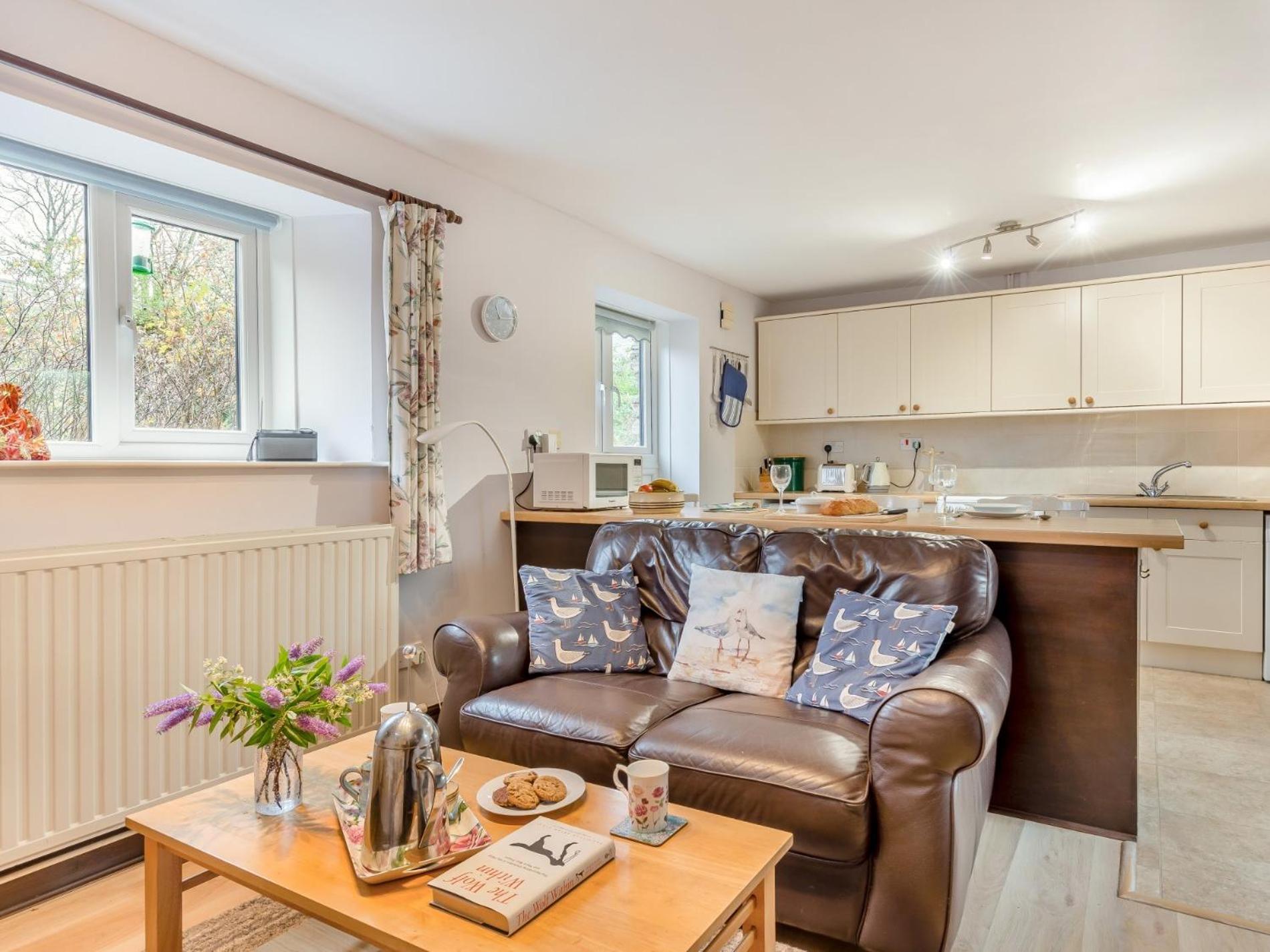 1 Bed in Yelverton oc-cammo view 3