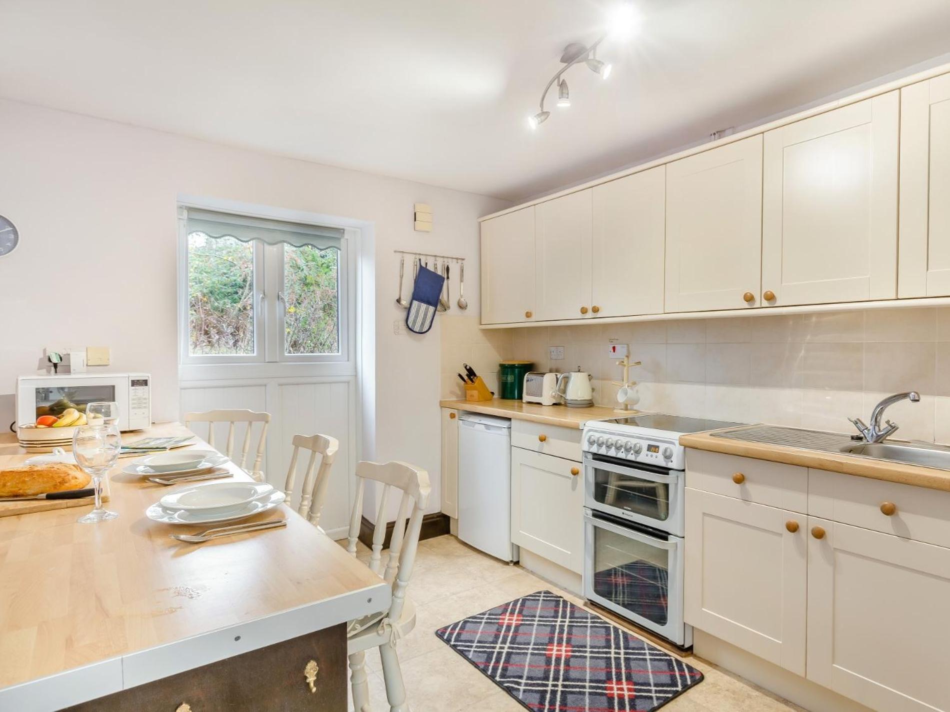 1 Bed in Yelverton oc-cammo view 5