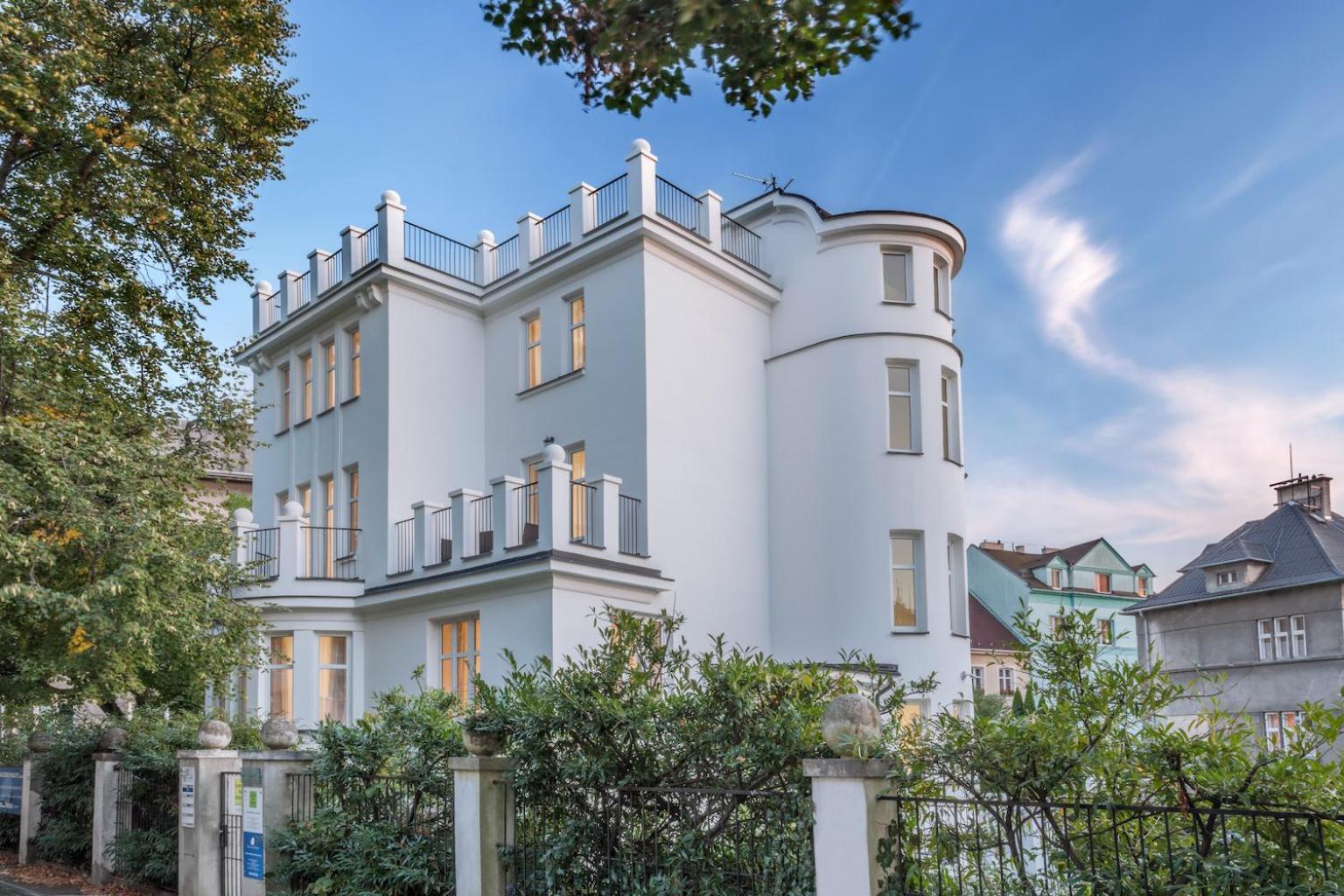 Apartments Villa Whitehouse
