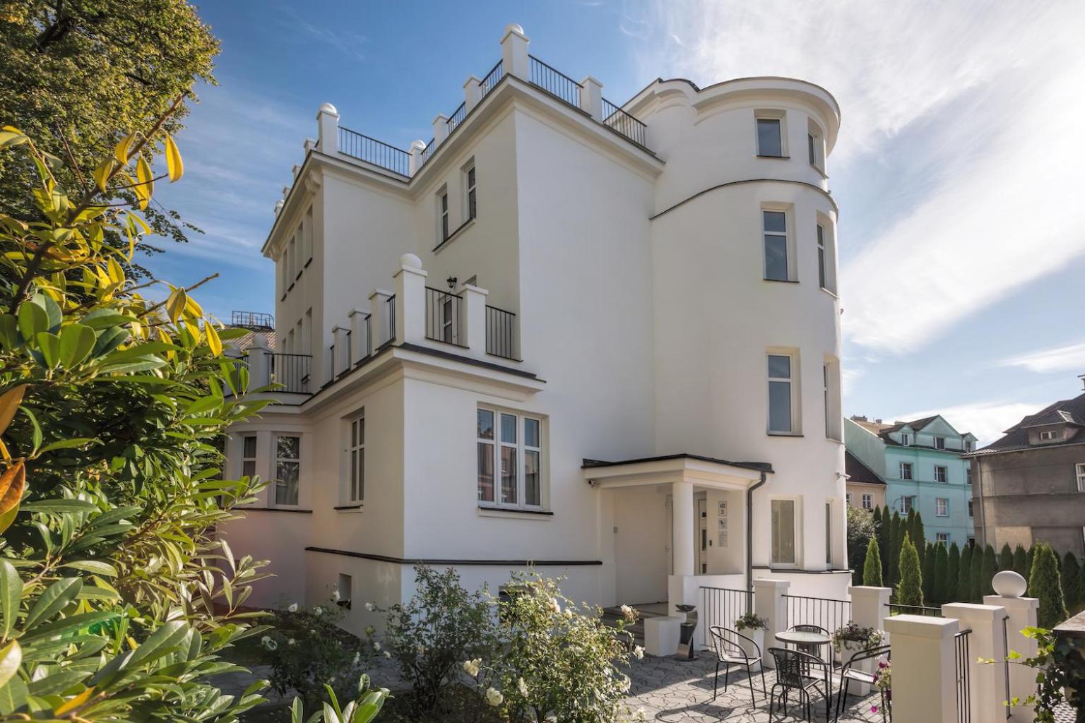 Apartments Villa Whitehouse