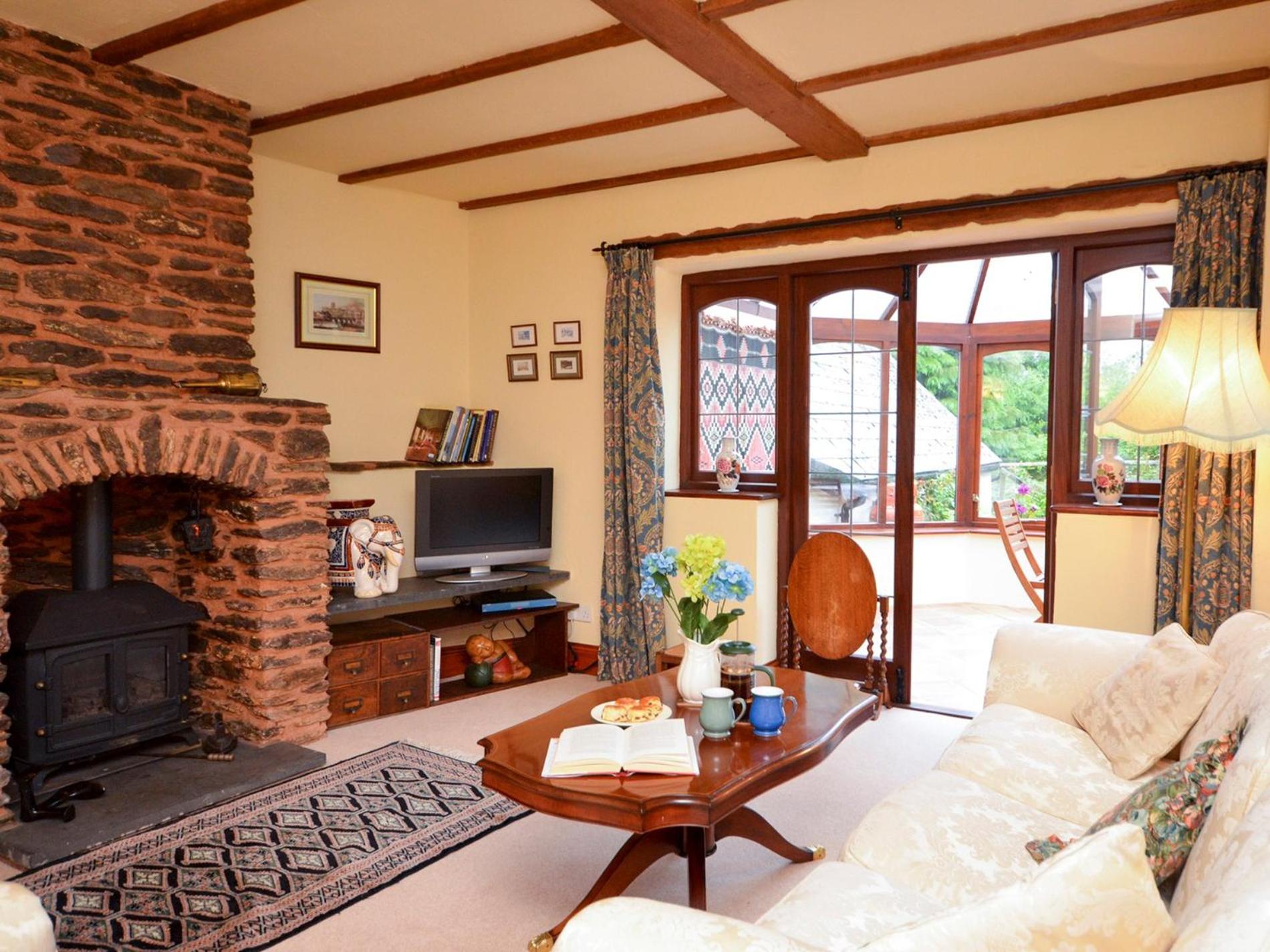 3 Bed in Dulverton RDOOR view 3
