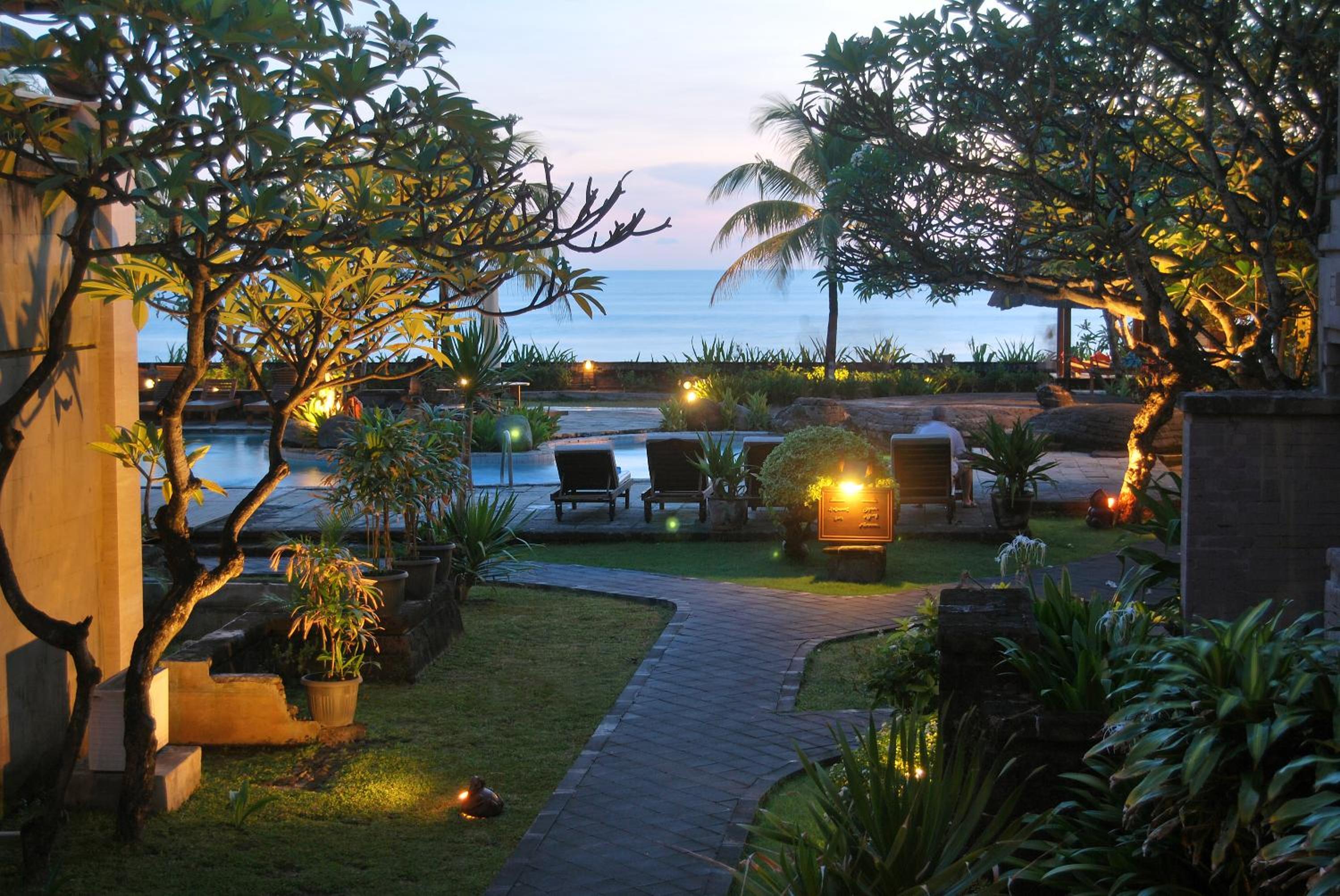 Grand Balisani Suites Hotel