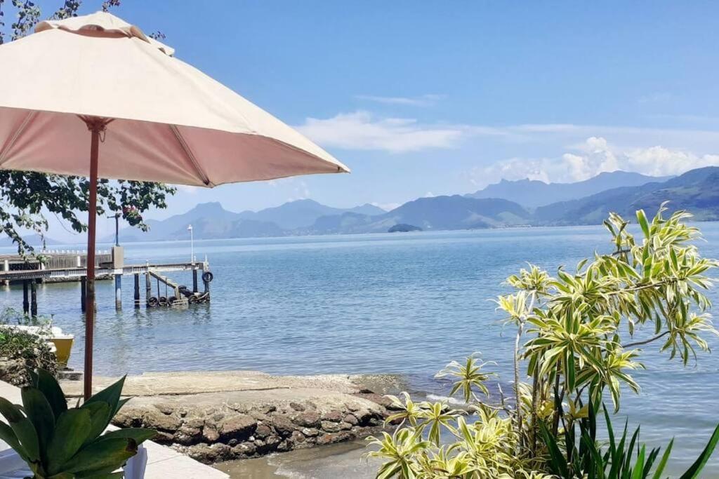 Casa na Ilha Jardim pé na areia