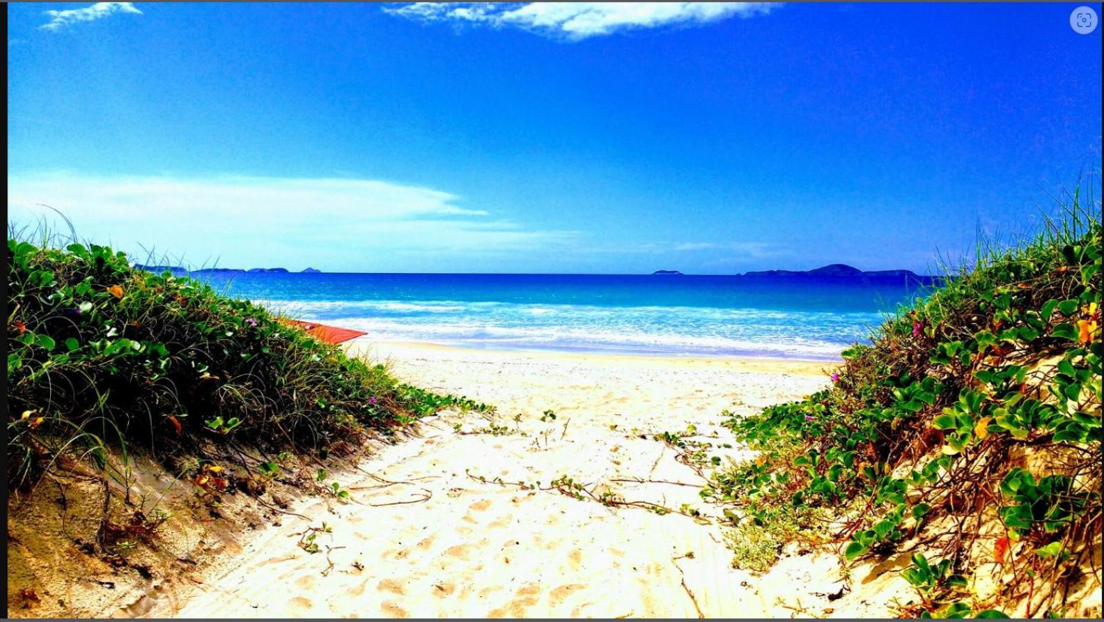 Casa temporada de frente para a praia do Peró