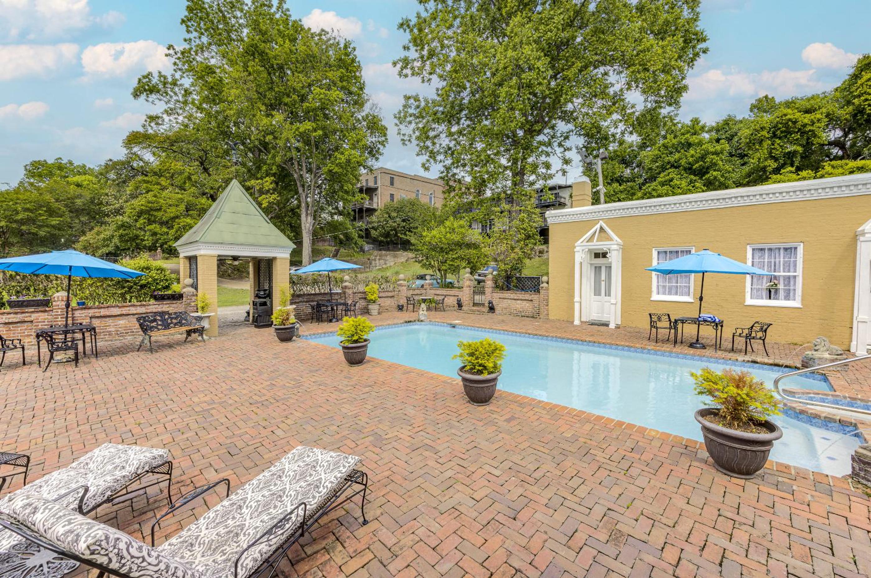 The Inn at Cedar Grove