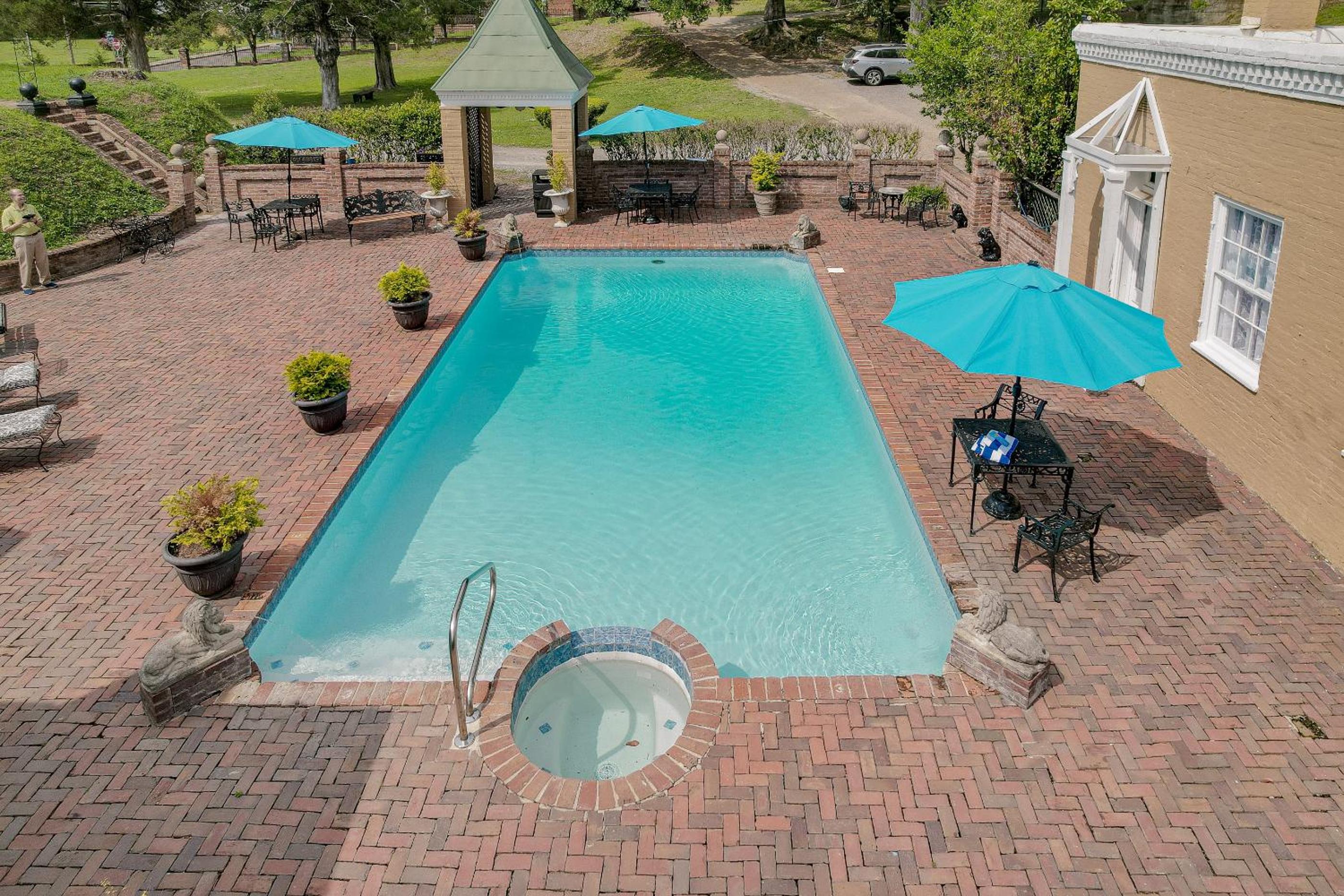 The Inn at Cedar Grove