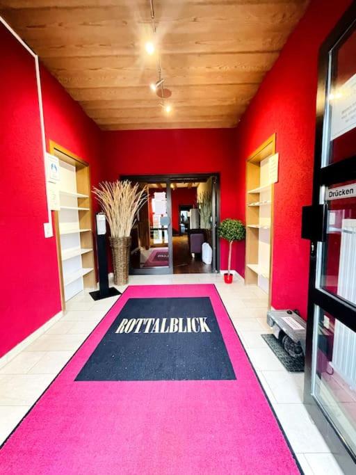 FeWo 20 - Appartement im Rottalblick - YoungModern wohnen mit Bademantelgang zur Therme, TV, Balkon und persönlichem Gästeempfang von Astarte Estate