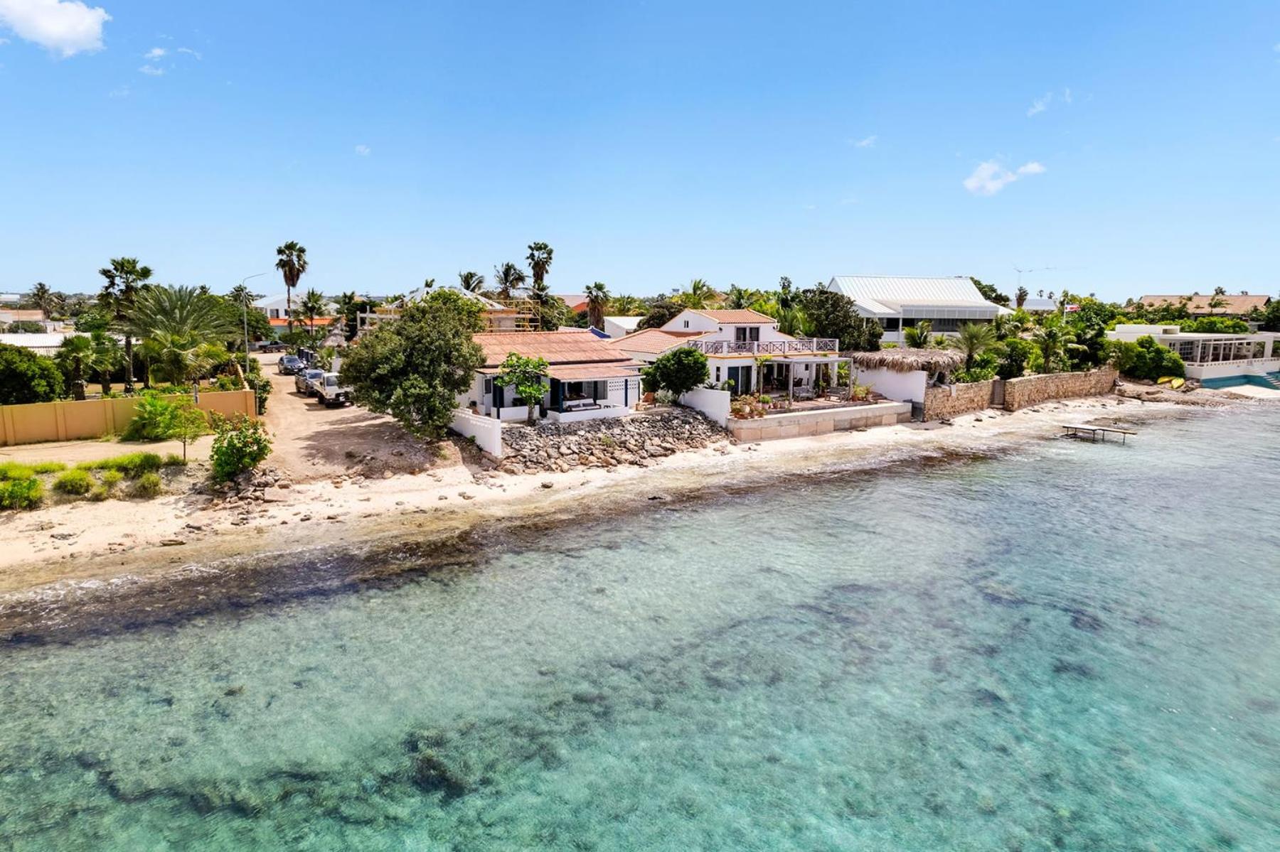 Pixel Paradise Oceanfront Villa with Stunning Views
