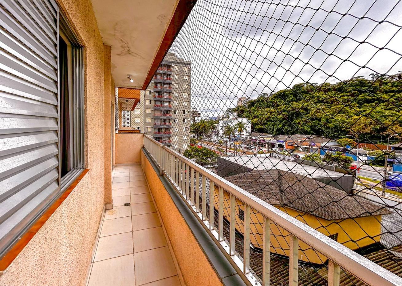 Otimo apto a 750m da Praia da Enseada - Guaruja SP