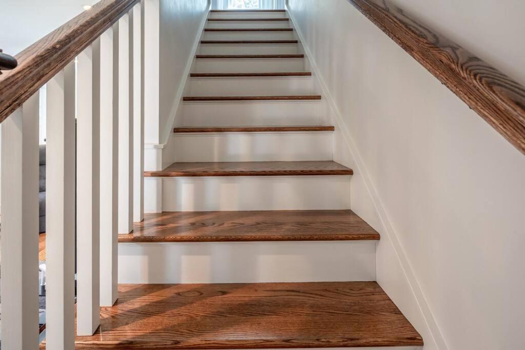 Quiet, Pet Friendly, close to Edgartown and Oak Bluffs view 5