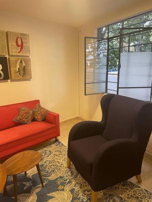 Nice house, spacious, bright, near to Ave. Reforma