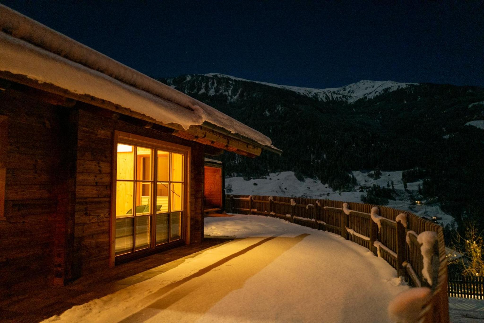 Chalet Hittli 1065 Tirol sauna garden WiFi guest card