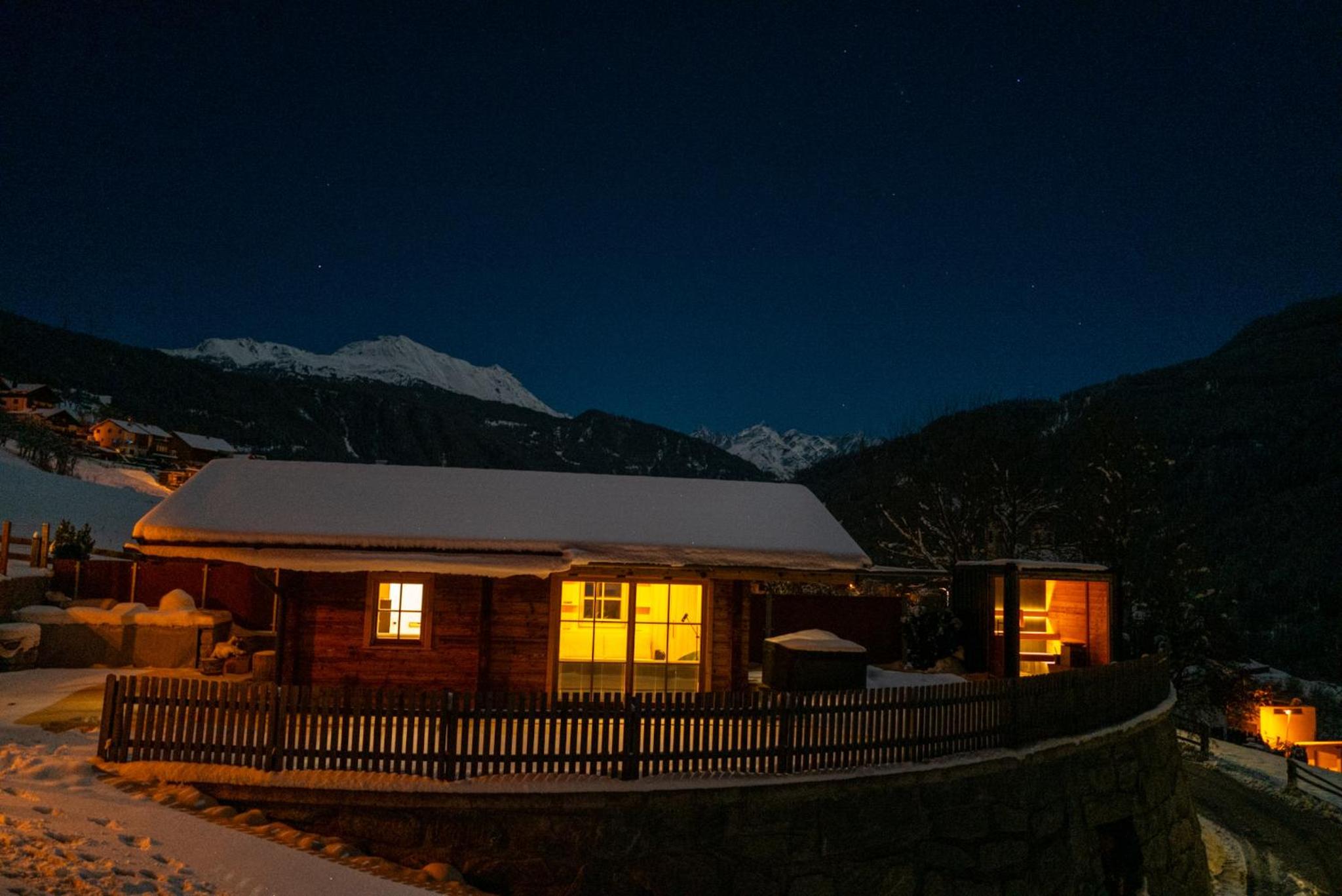 Chalet Hittli 1065 Tirol sauna garden WiFi guest card
