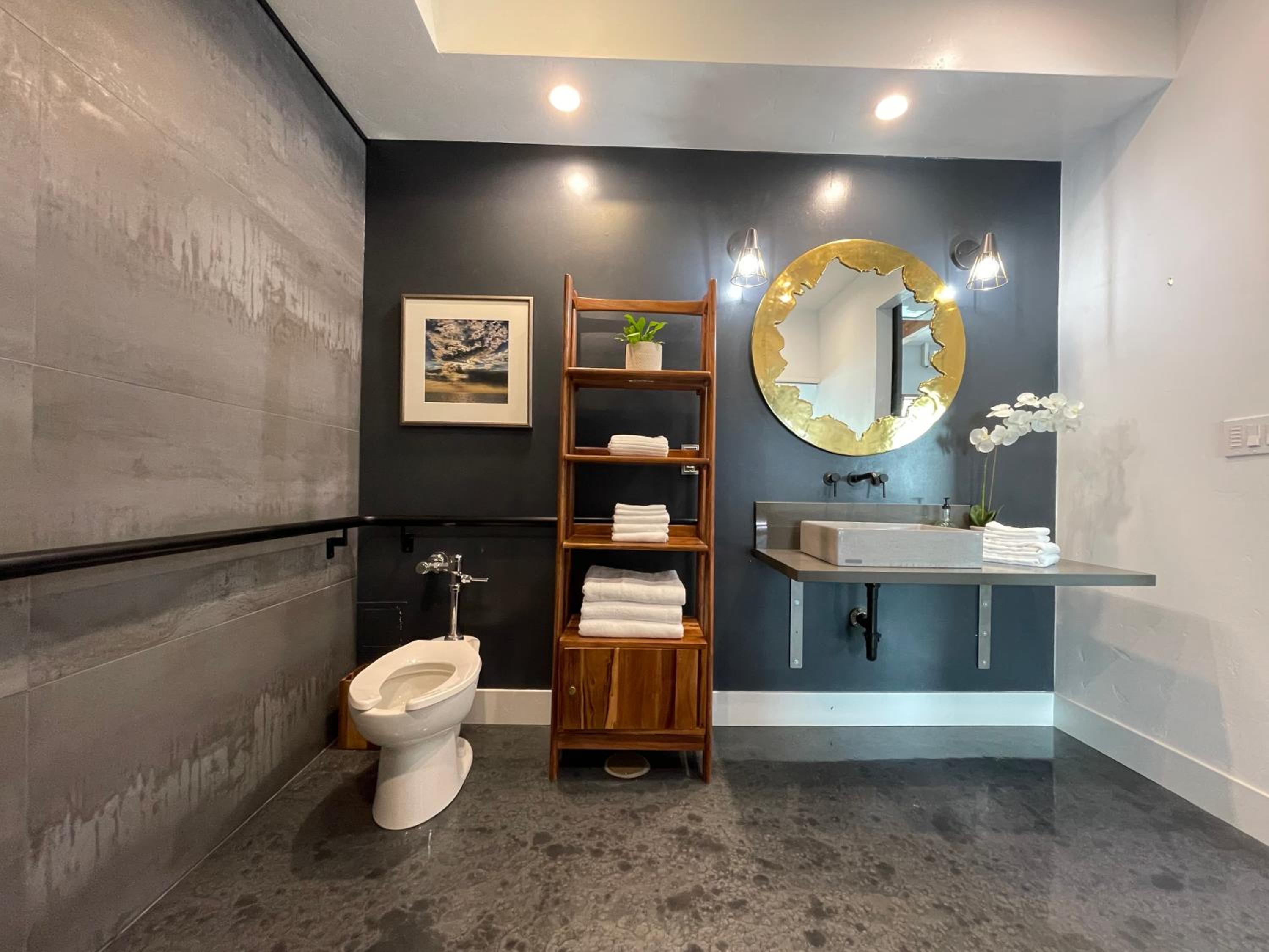 Petaluma Vacations - Petaluma Warehouse Lofts unit E - Property Image 2