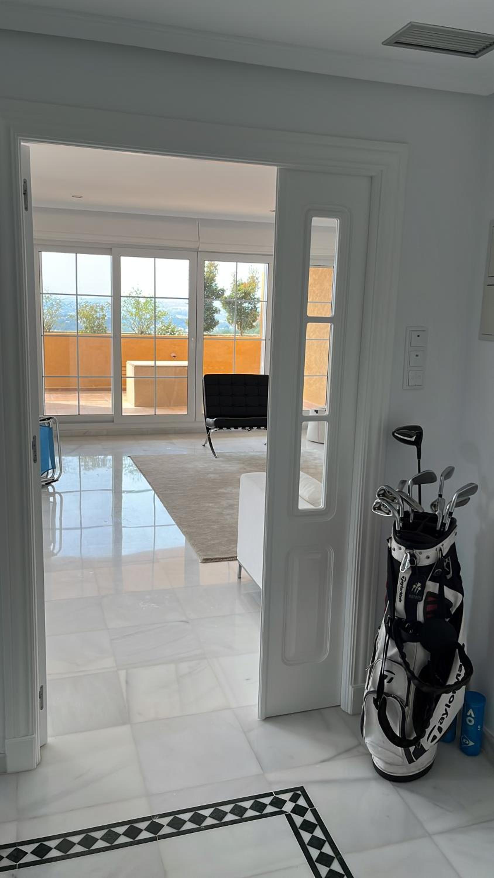 Stunning penthouse with sea view in Altea Hills