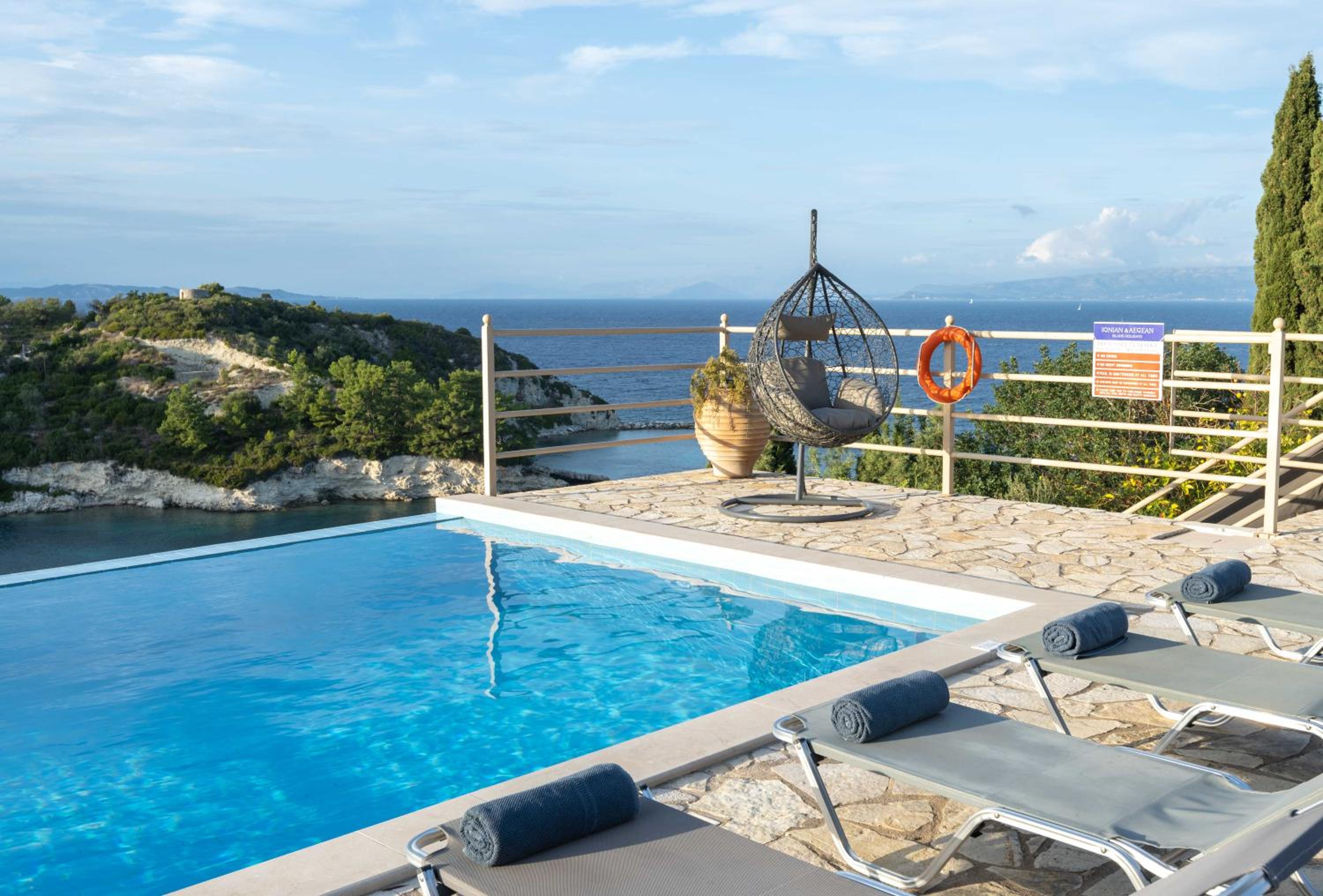 Pangolas Apartments Paxos