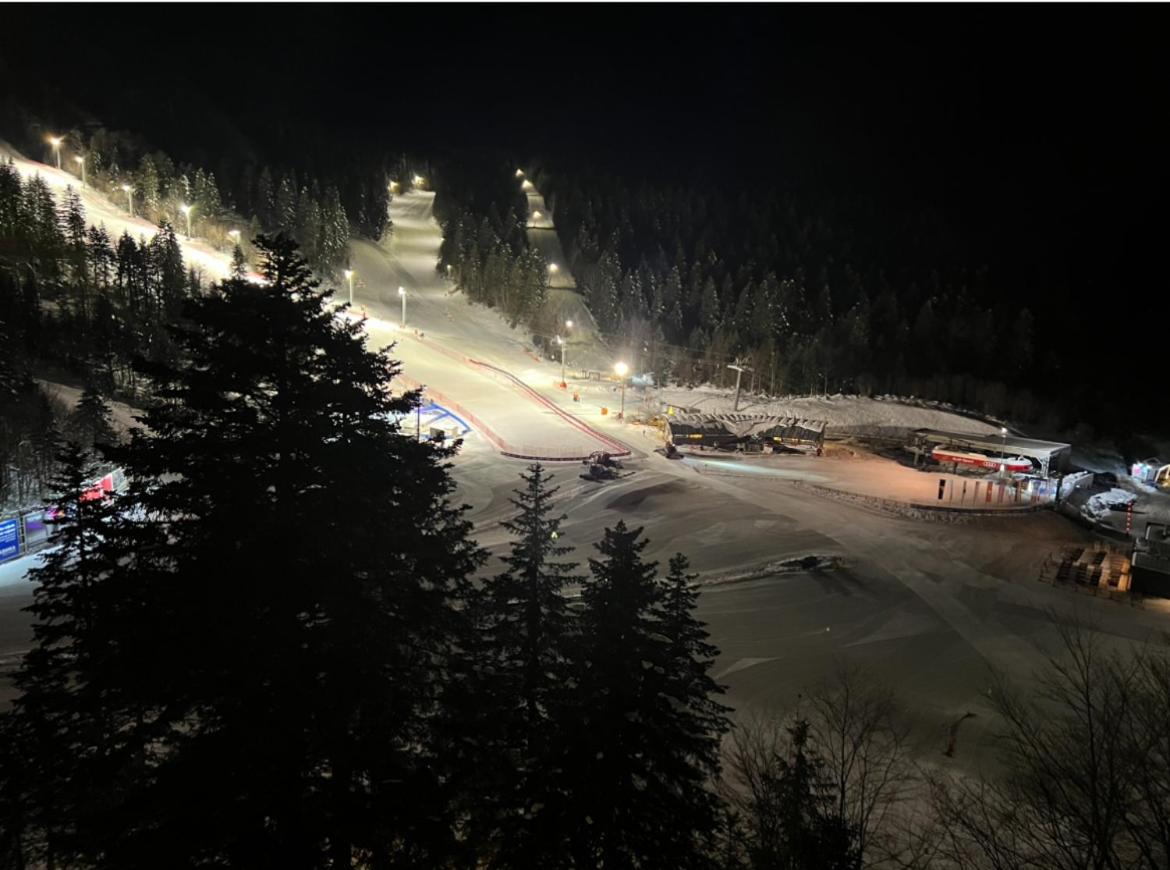 The View - ski to door