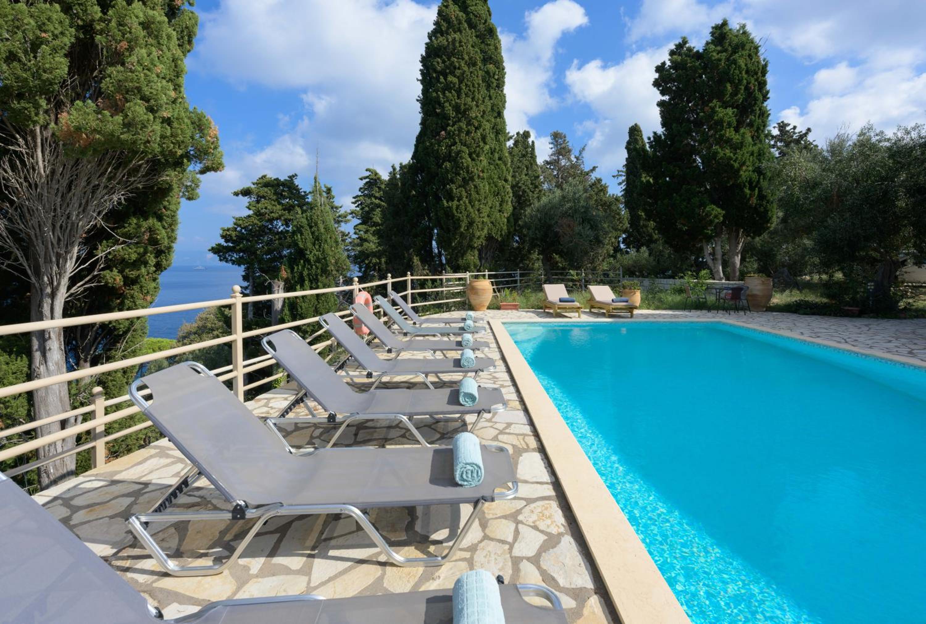 Pangolas Apartments Paxos